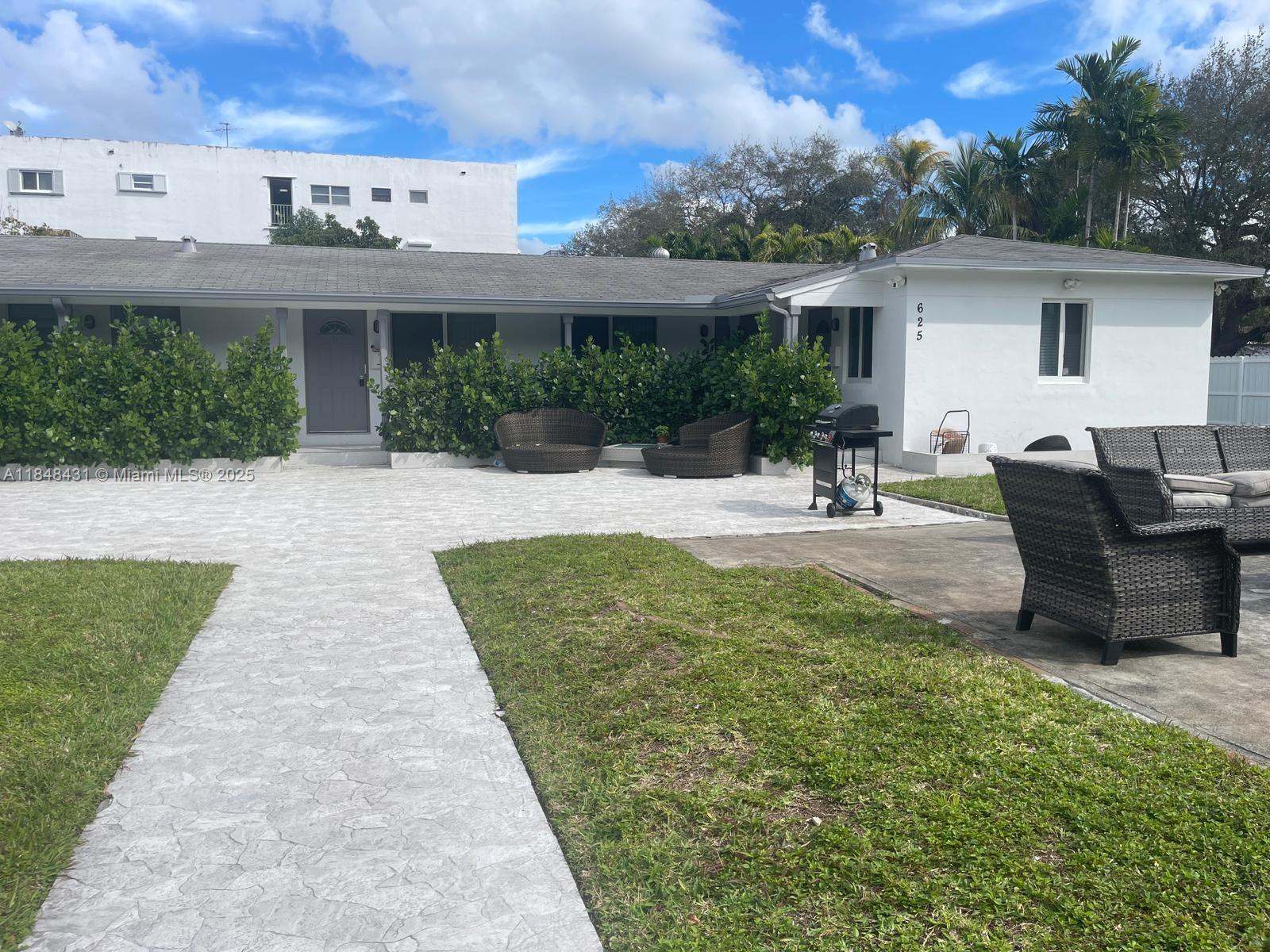 625 S 20th Ave #1