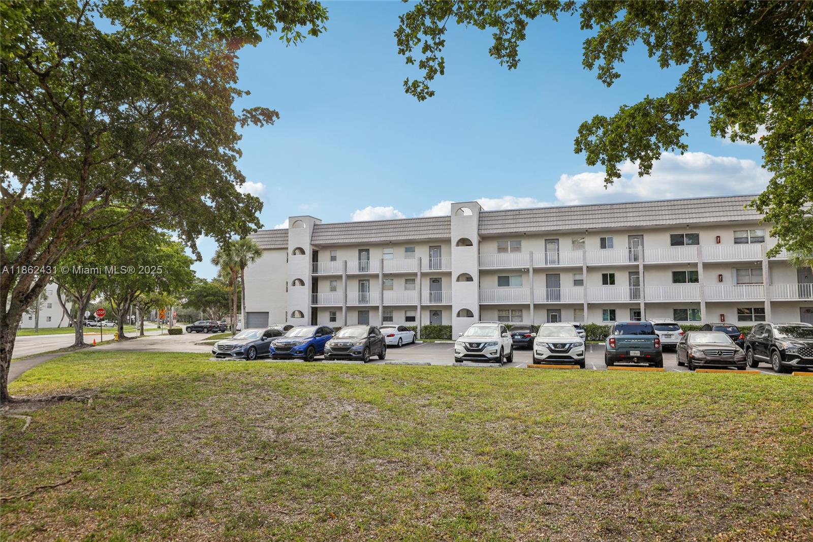 8135 Boulevard #208