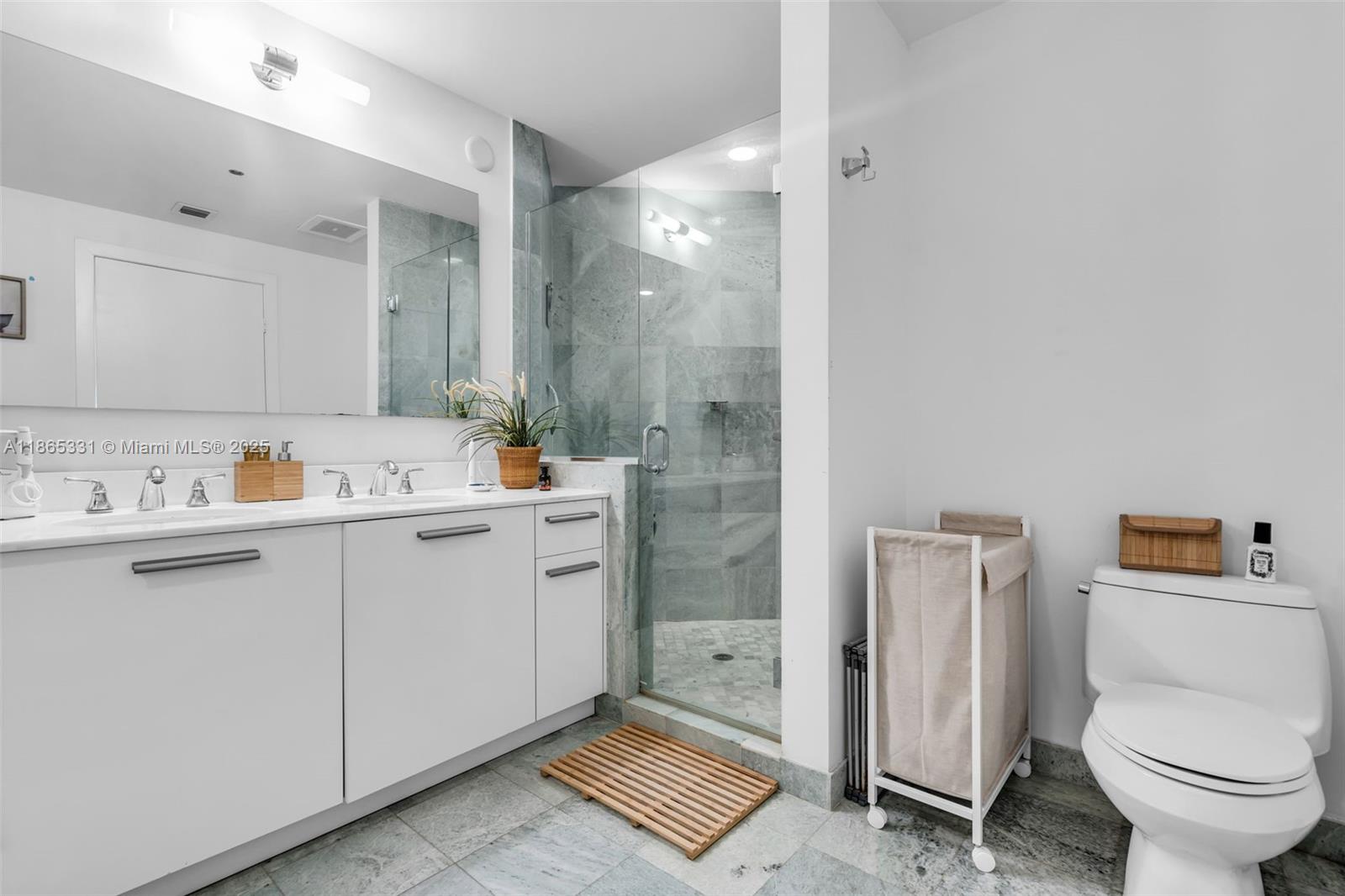 image 1060 Brickell Condo10