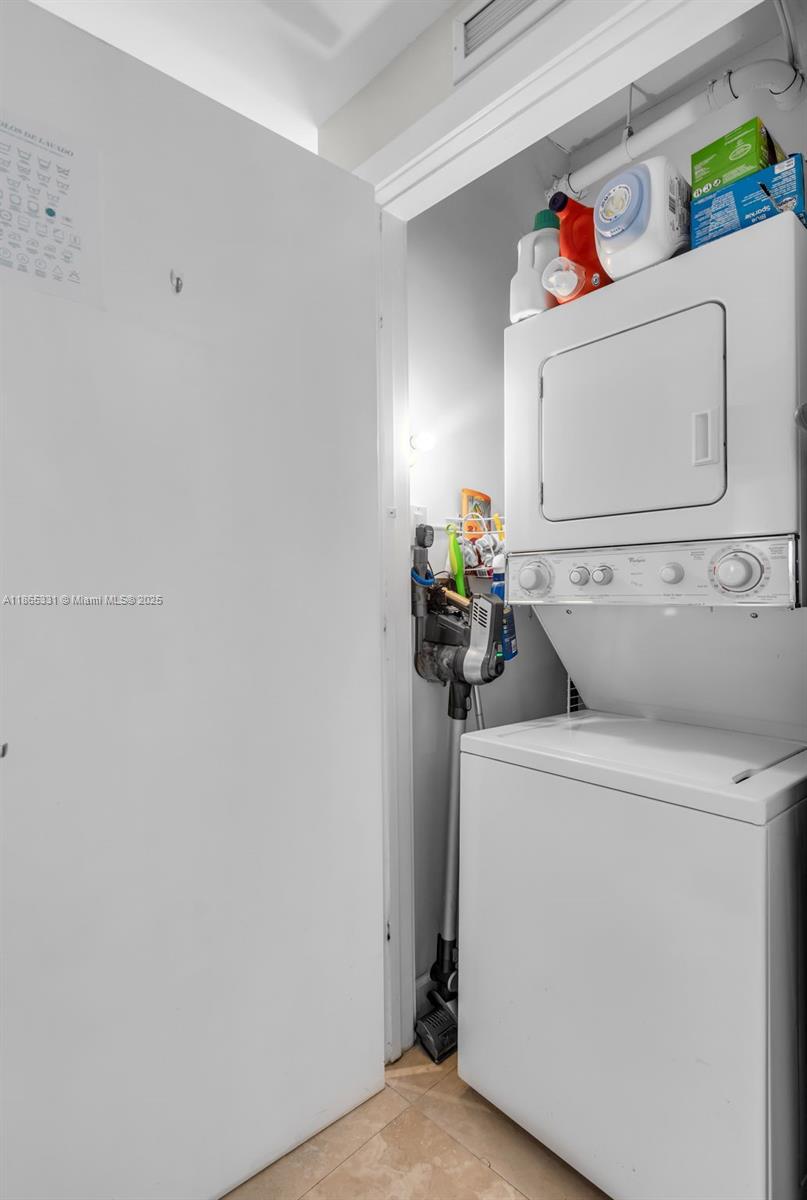 image 1060 Brickell Condo14