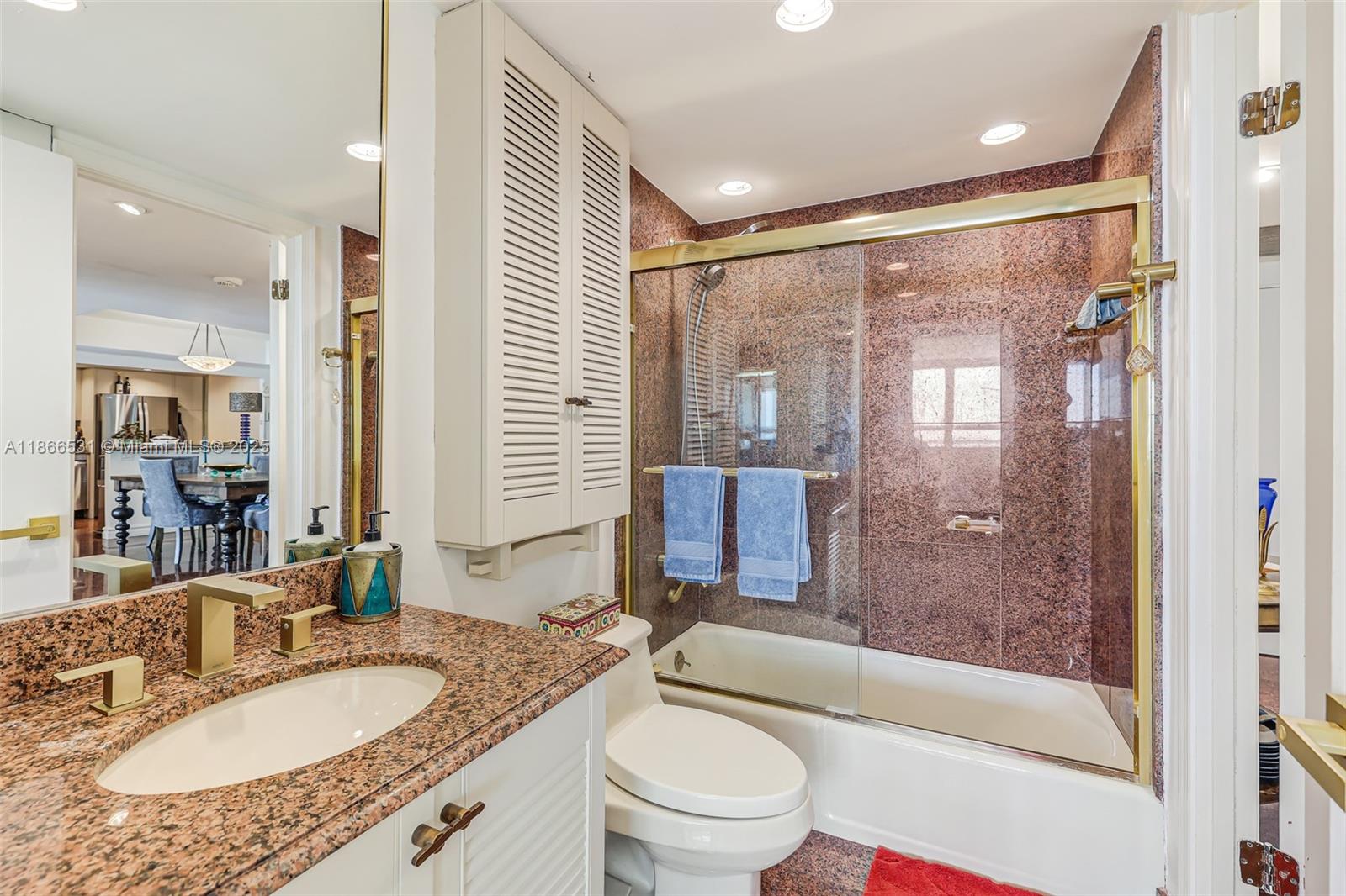 image Grove Isle Condominium9