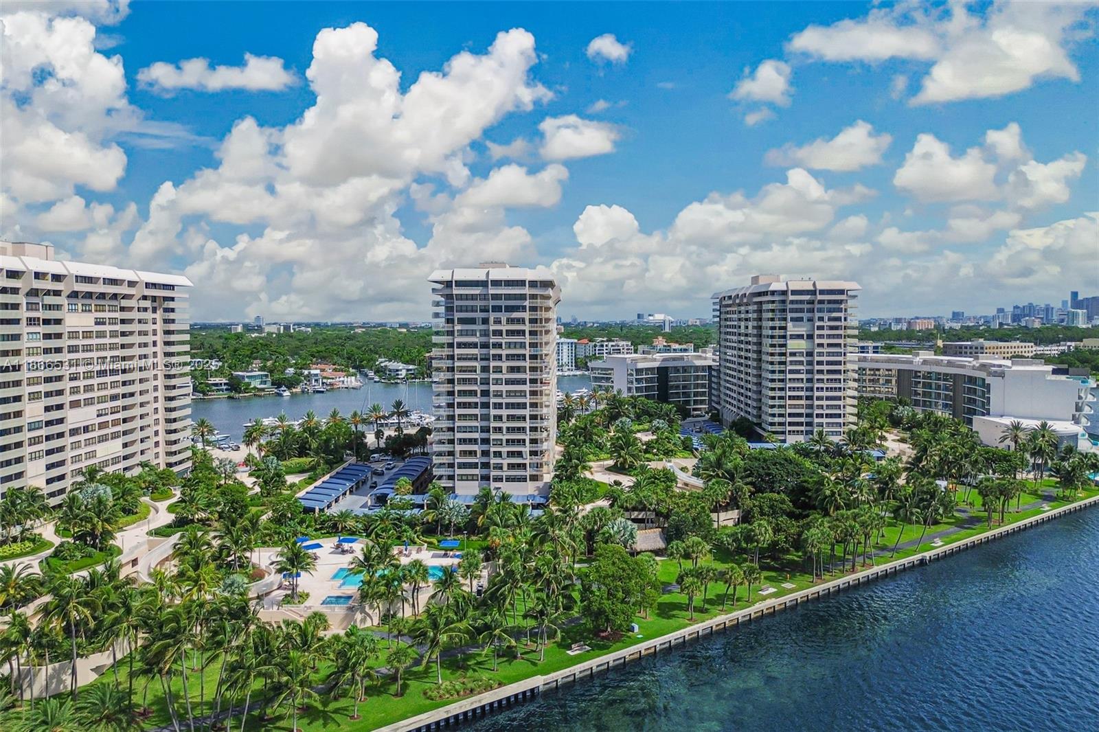 image Grove Isle Condominium12