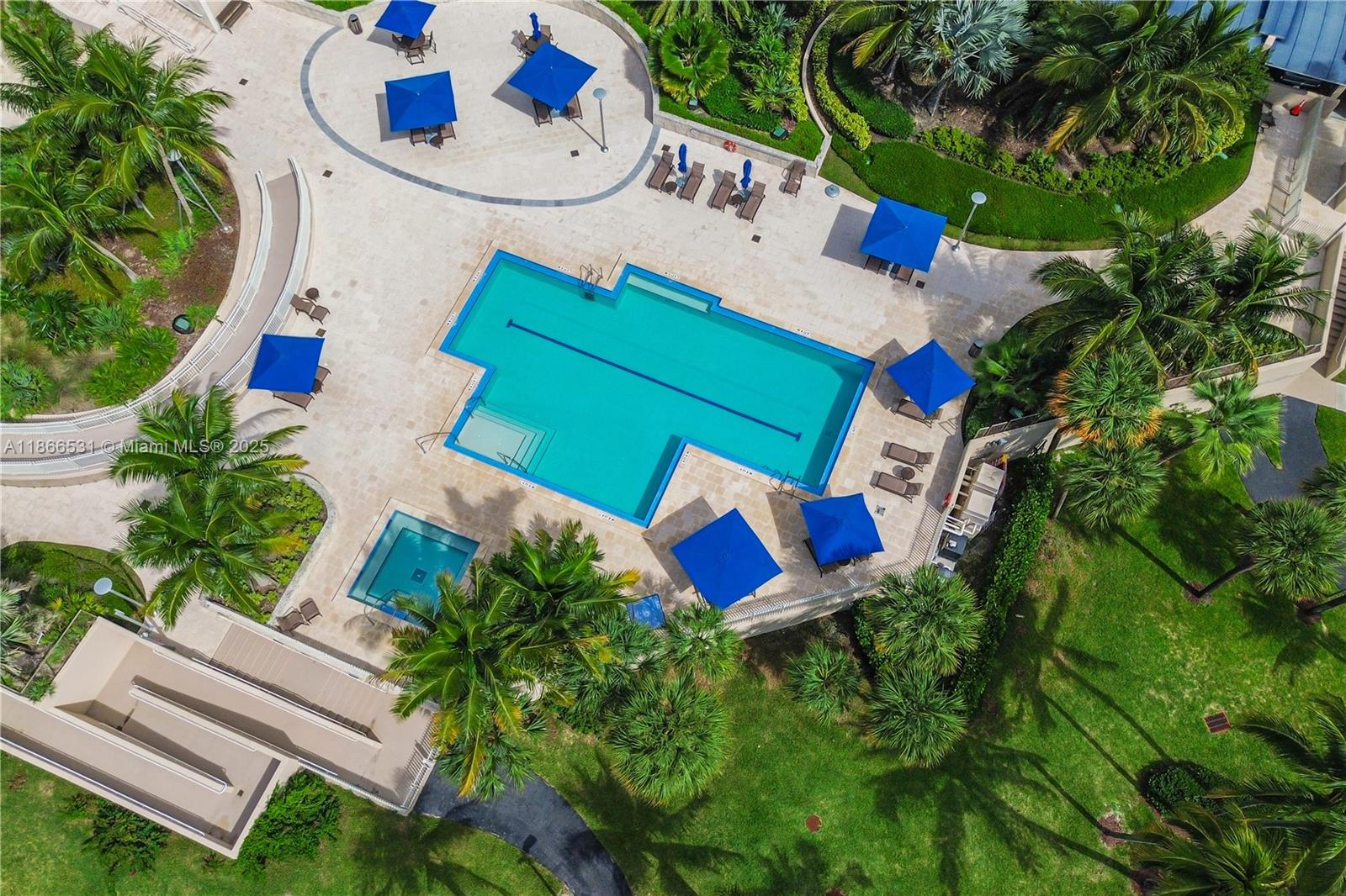 image Grove Isle Condominium14
