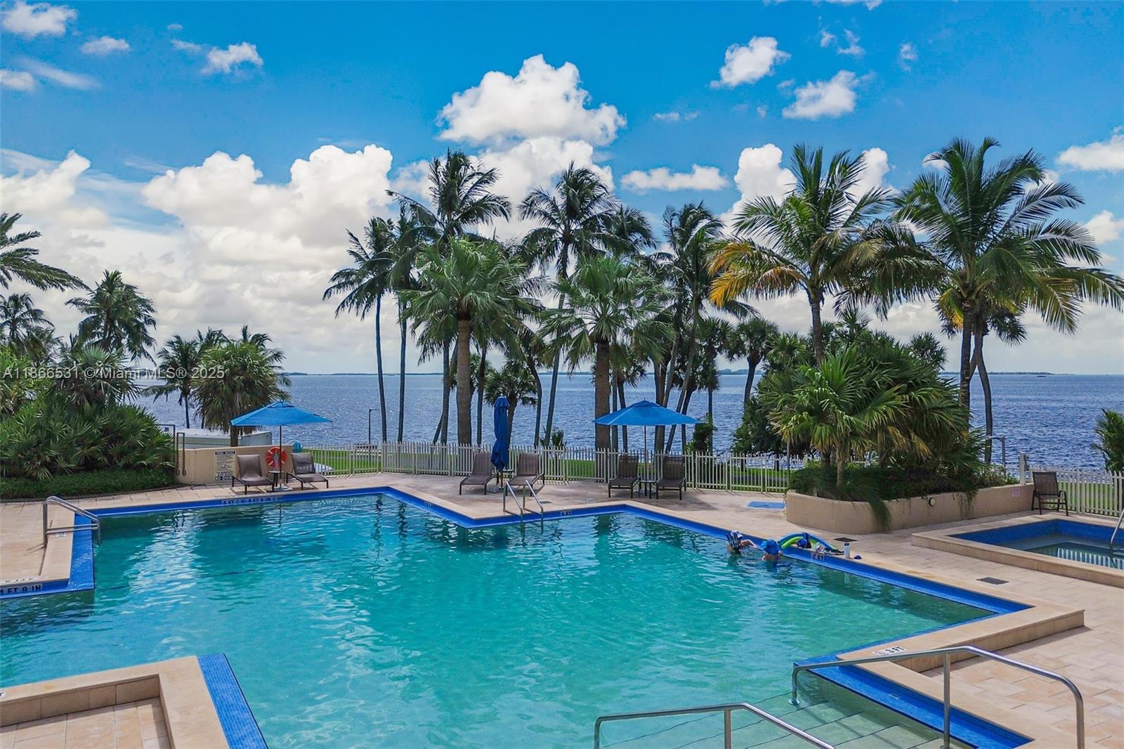 image Grove Isle Condominium16