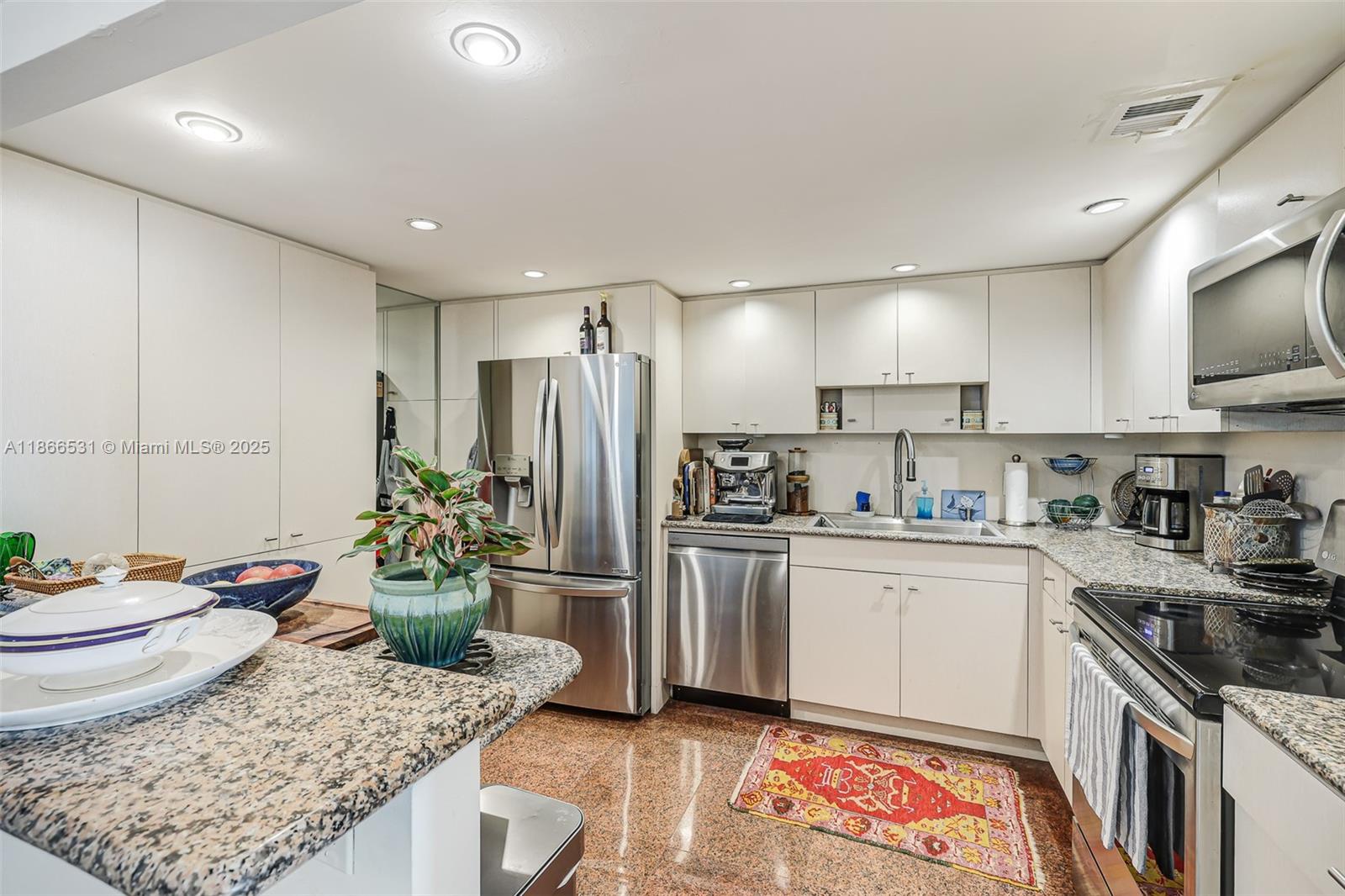 image Grove Isle Condominium3