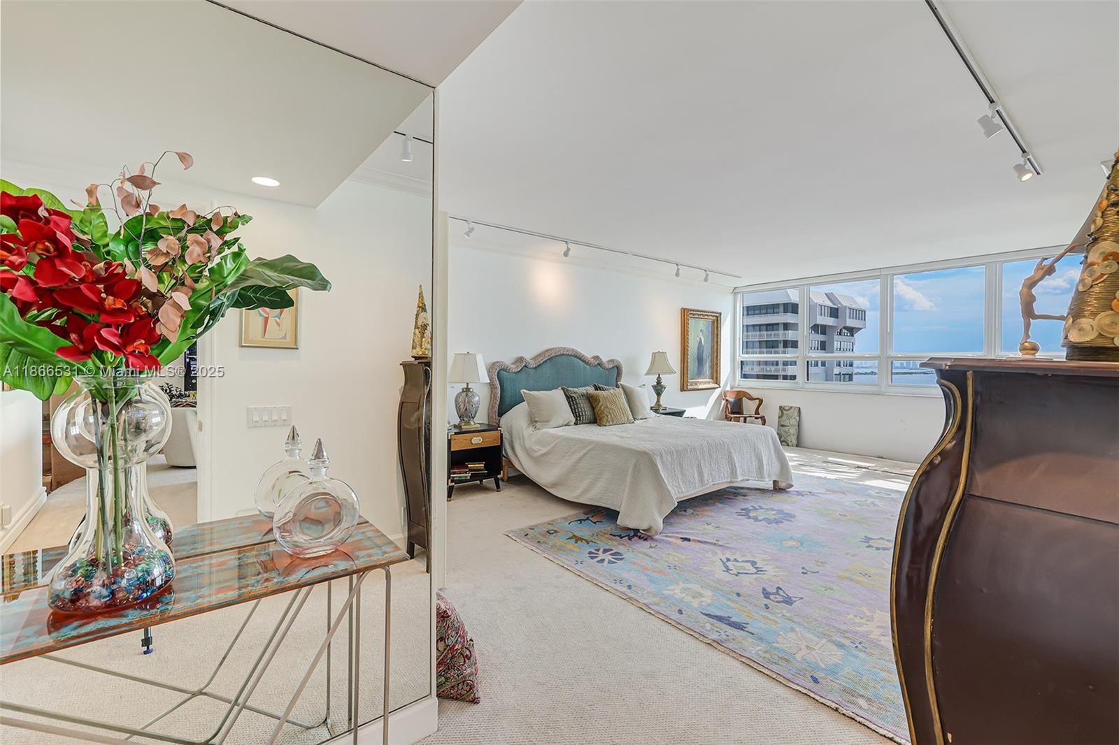 image Grove Isle Condominium5