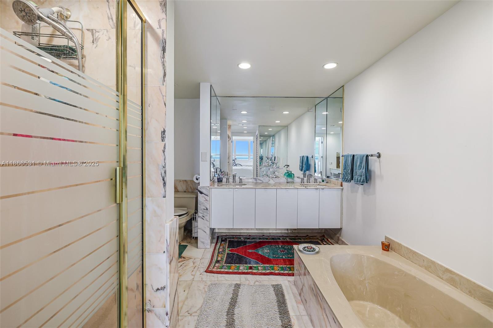 image Grove Isle Condominium7