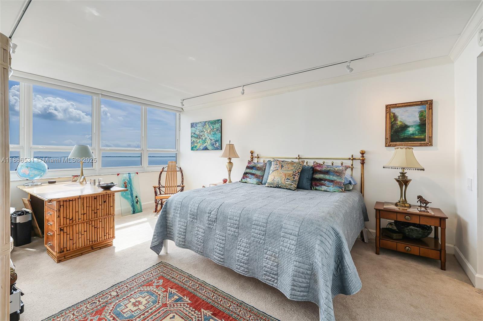 image Grove Isle Condominium8