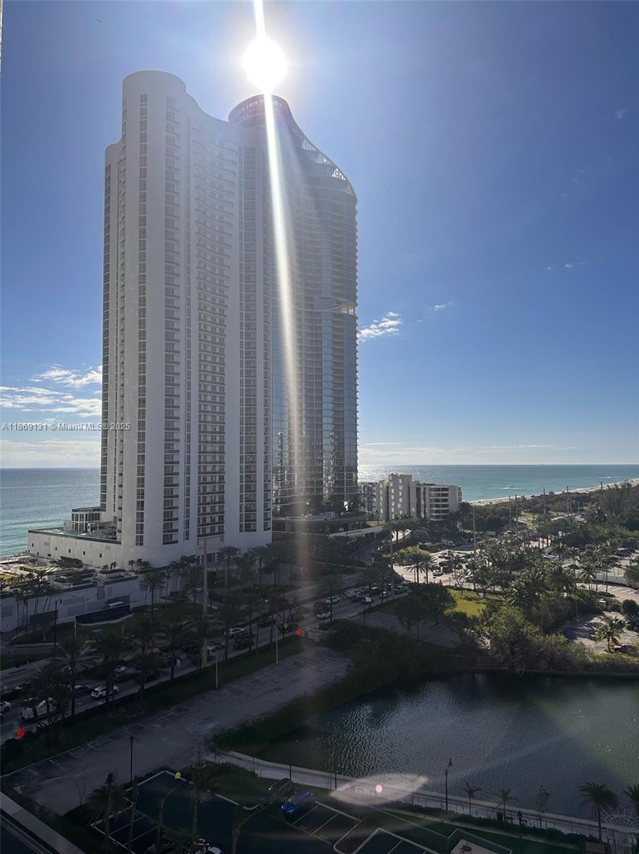 15811 Collins Ave #605