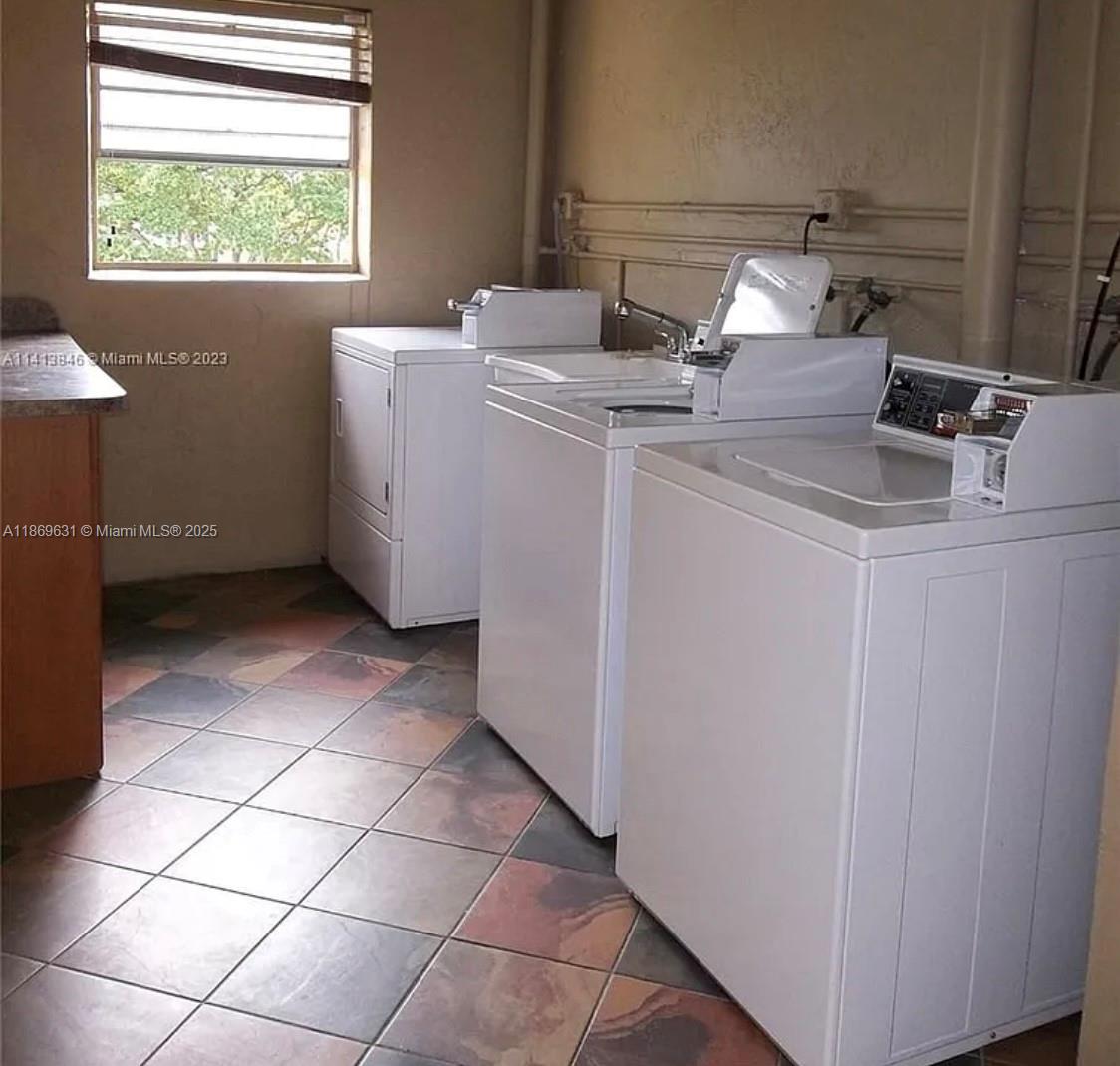 1300 Moffett St #308,Hallandale Beach, FL 33009