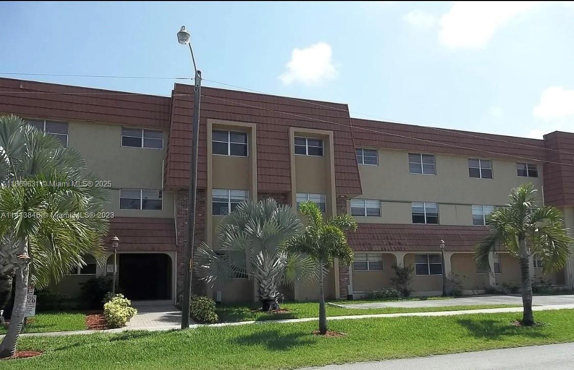 1300 Moffett St #308,Hallandale Beach, FL 33009
