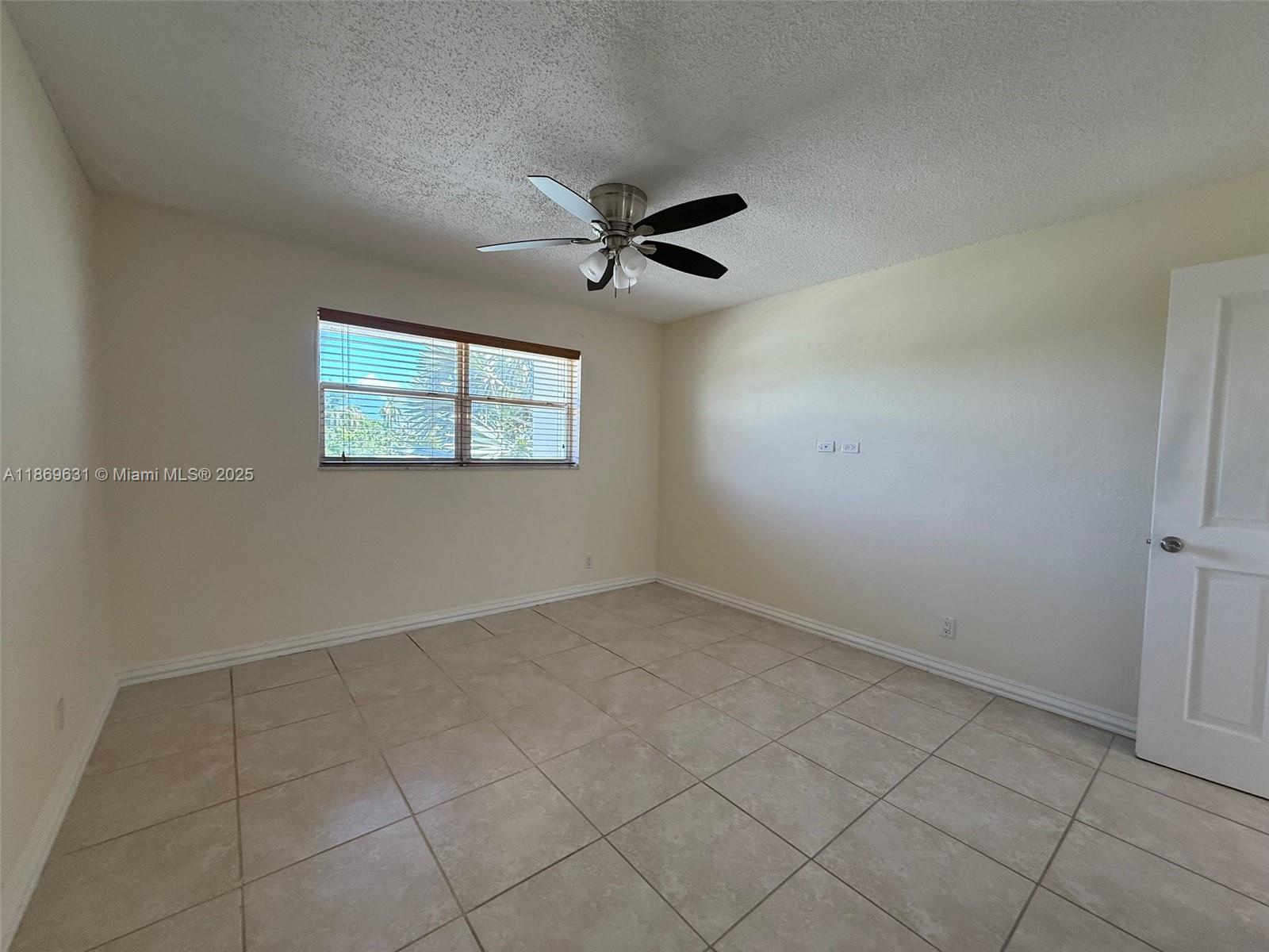 1300 Moffett St #308,Hallandale Beach, FL 33009