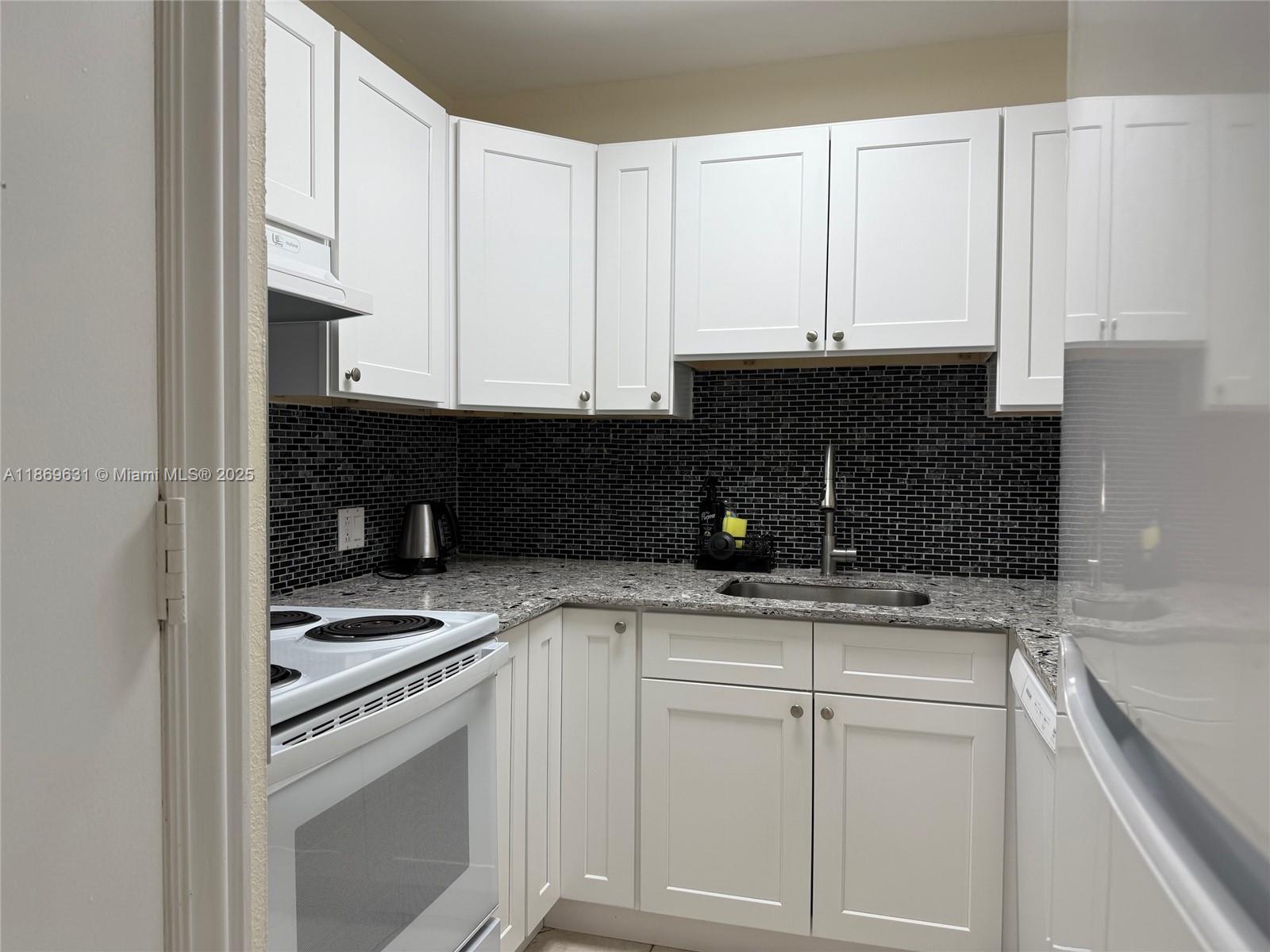 1300 Moffett St #308,Hallandale Beach, FL 33009