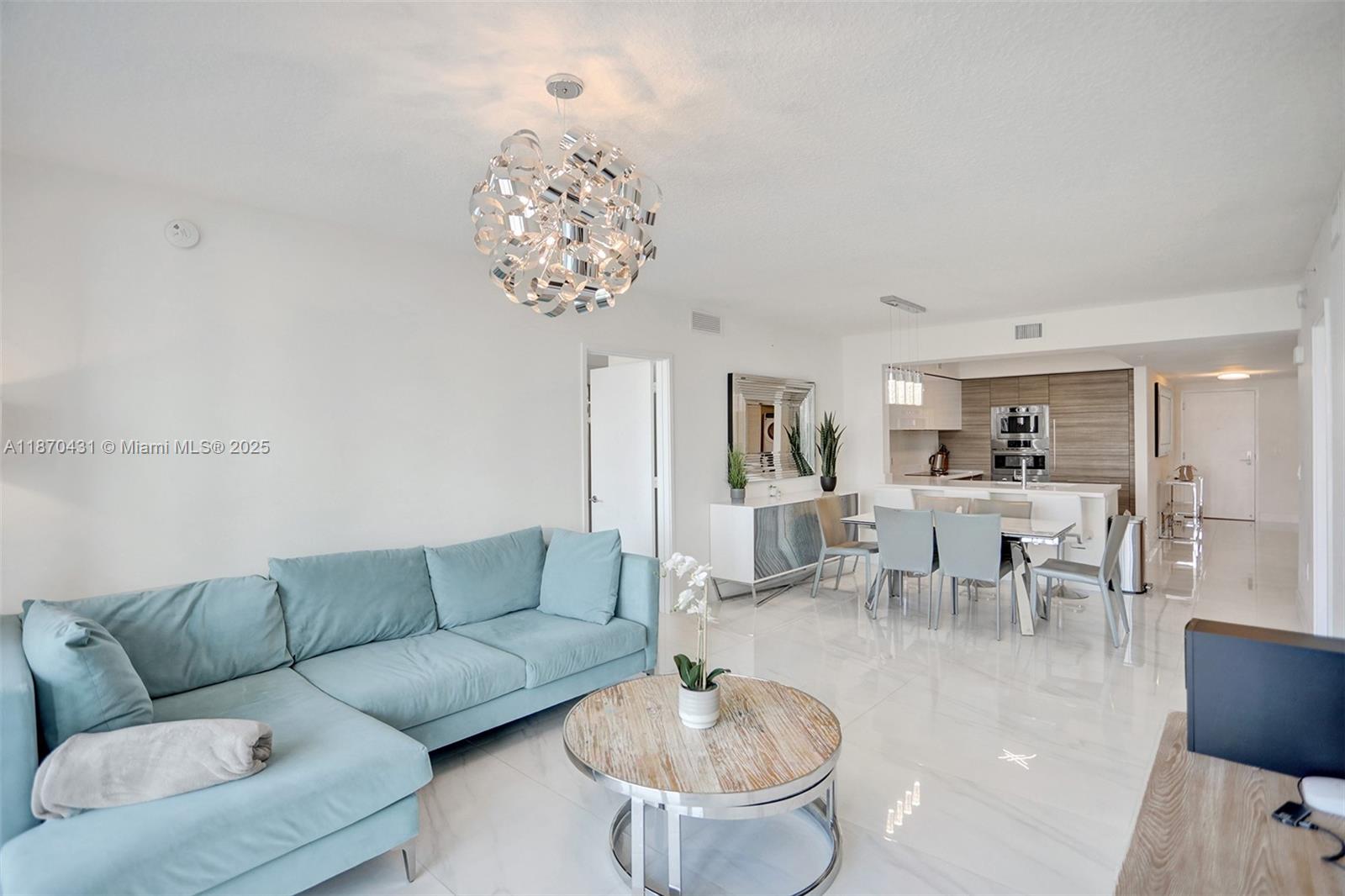 image Parque Towers Condo13
