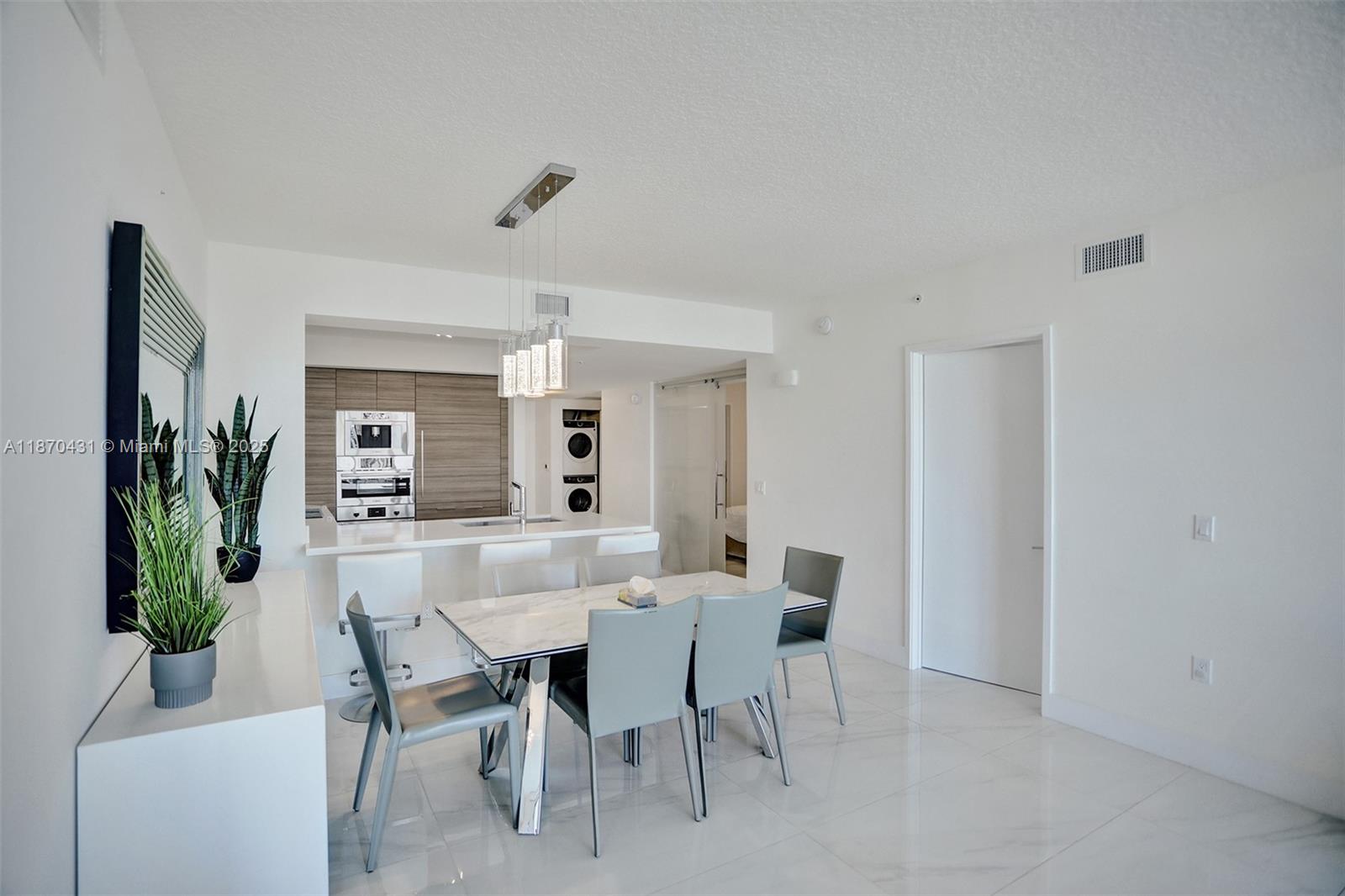 image Parque Towers Condo14