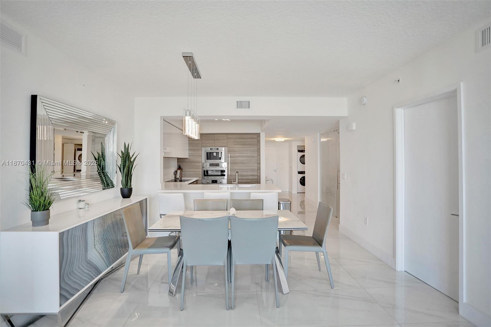 image Parque Towers Condo16