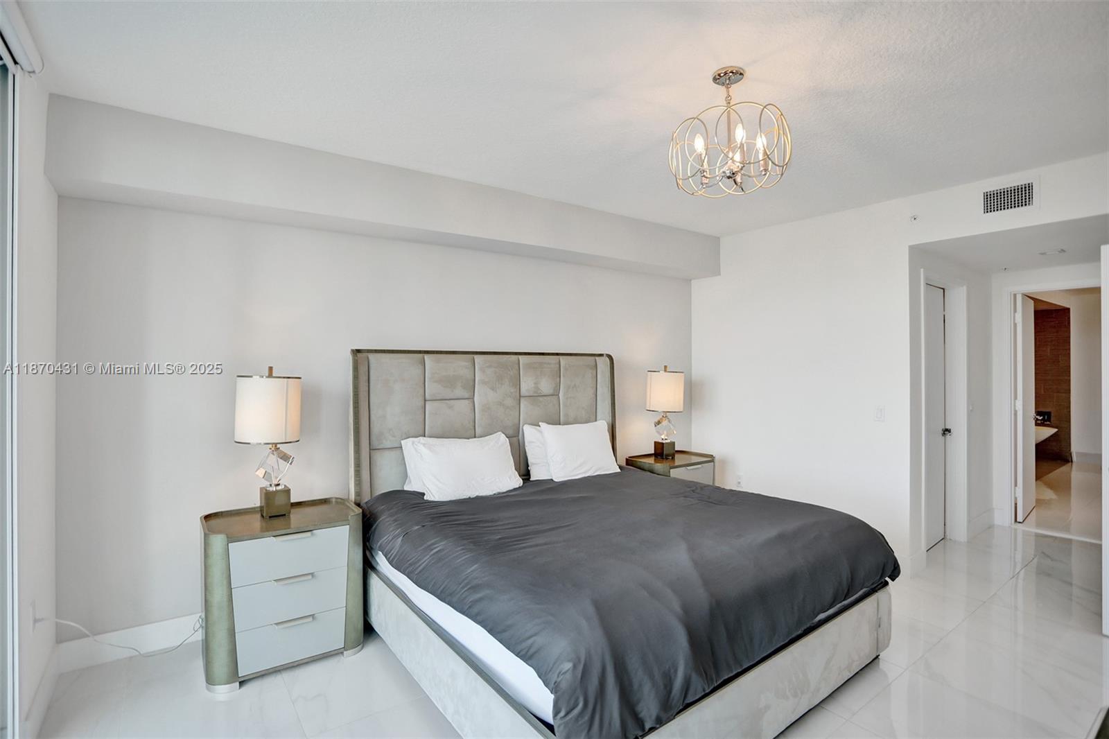 image Parque Towers Condo19