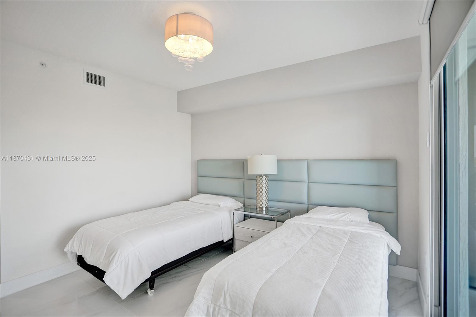 image Parque Towers Condo28