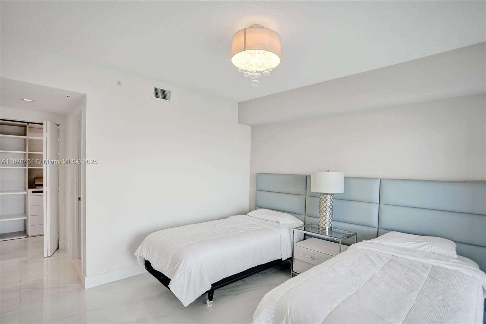 image Parque Towers Condo29