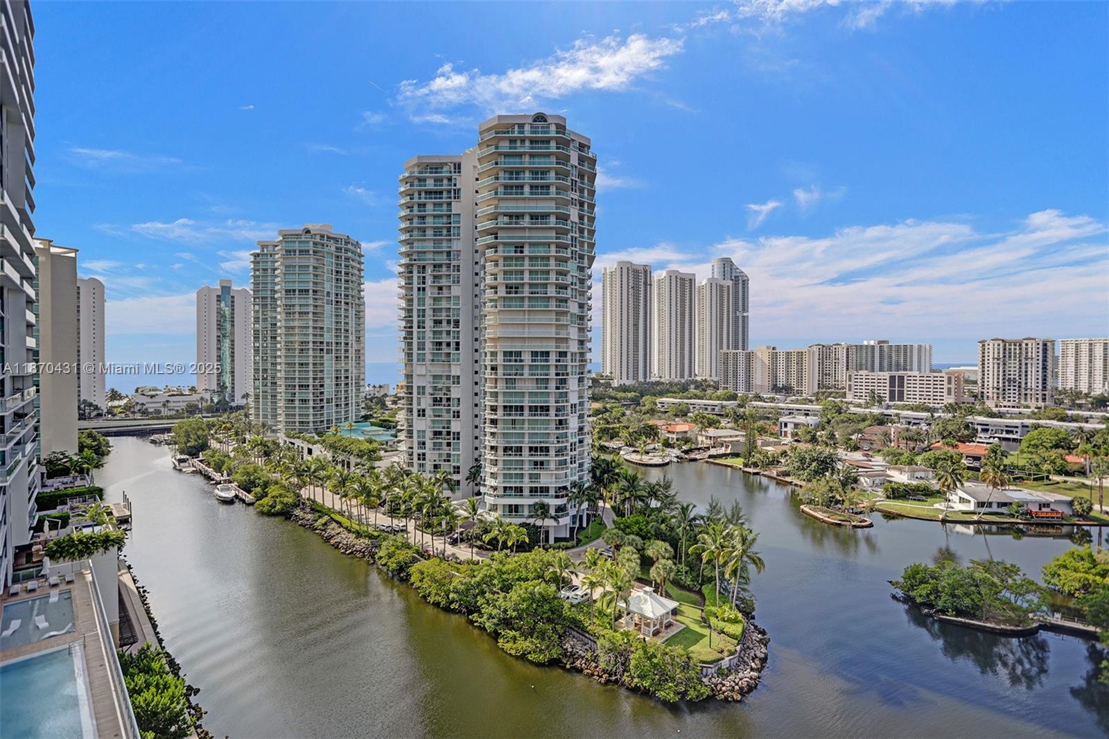 image Parque Towers Condo37