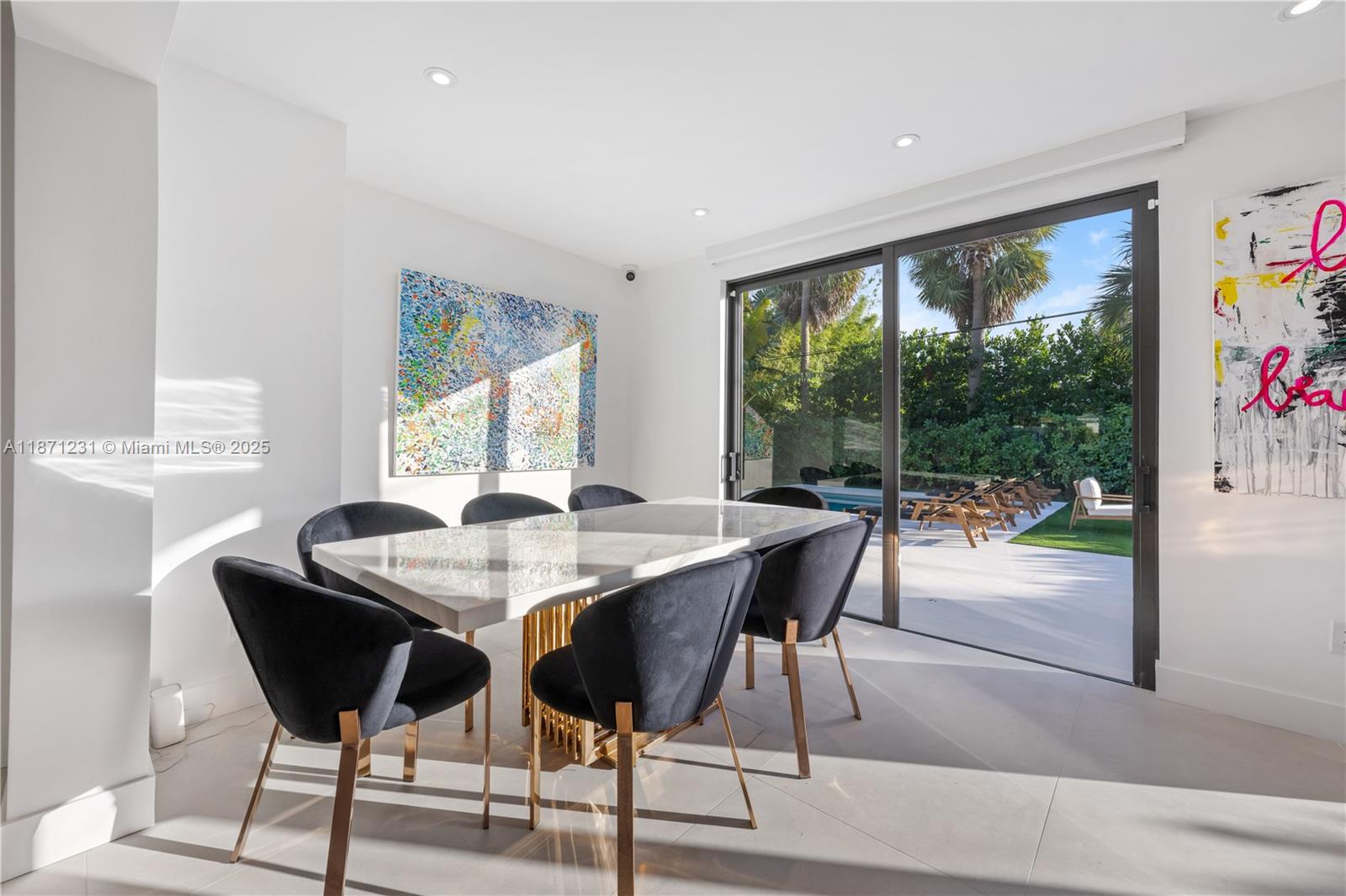 900 W 47th Ct Miami Beach, FL 33140