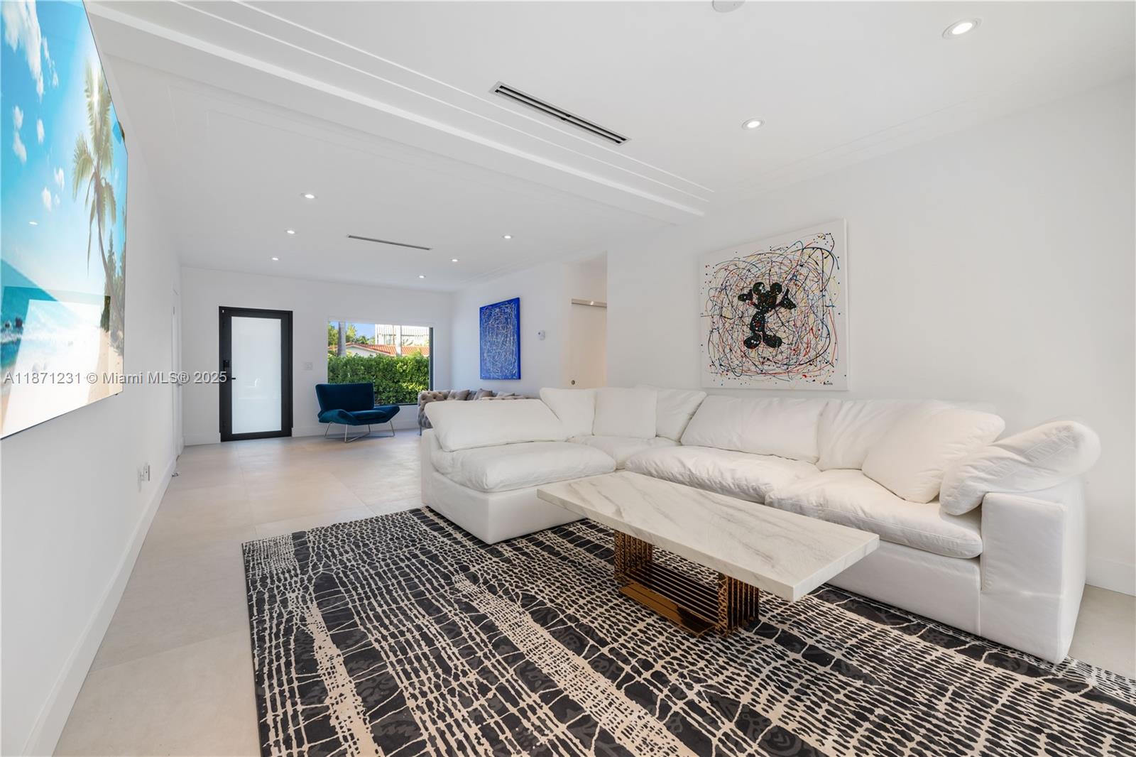 900 W 47th Ct Miami Beach, FL 33140