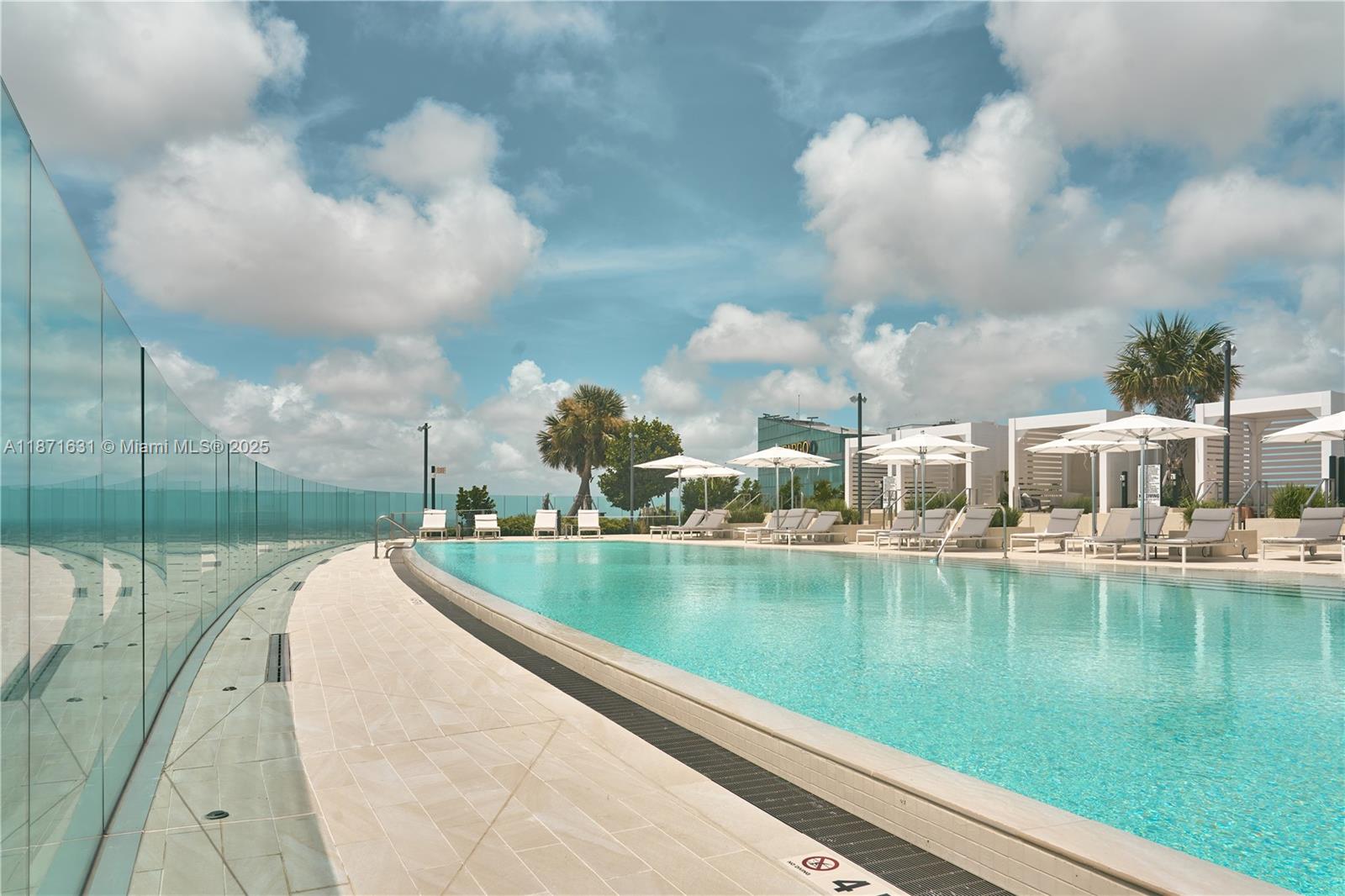 image Aston Martin Residences18