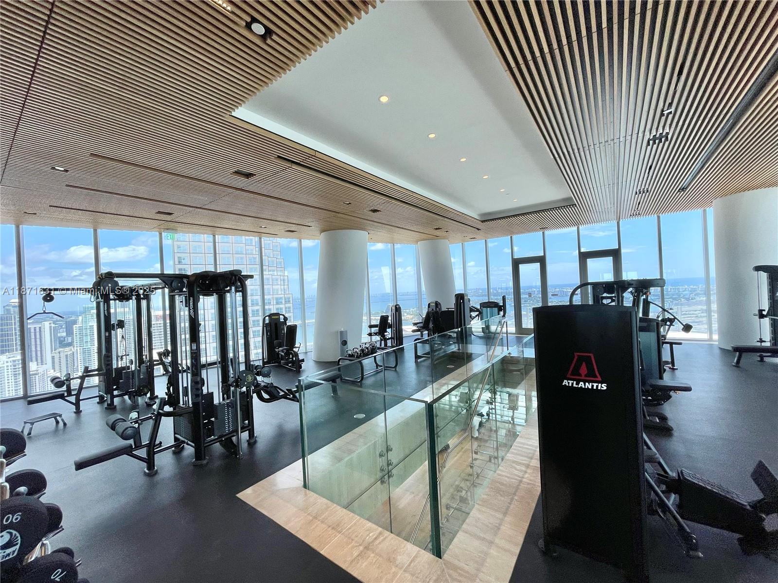image Aston Martin Residences23