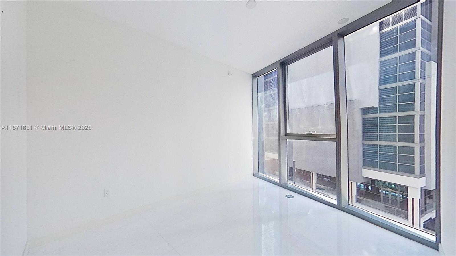 image Aston Martin Residences8