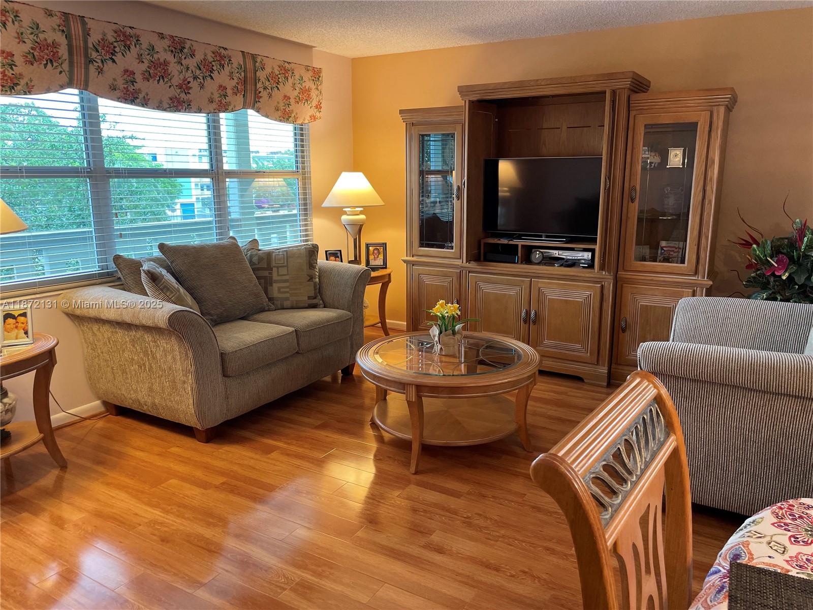 3033 Berkshire B #3033