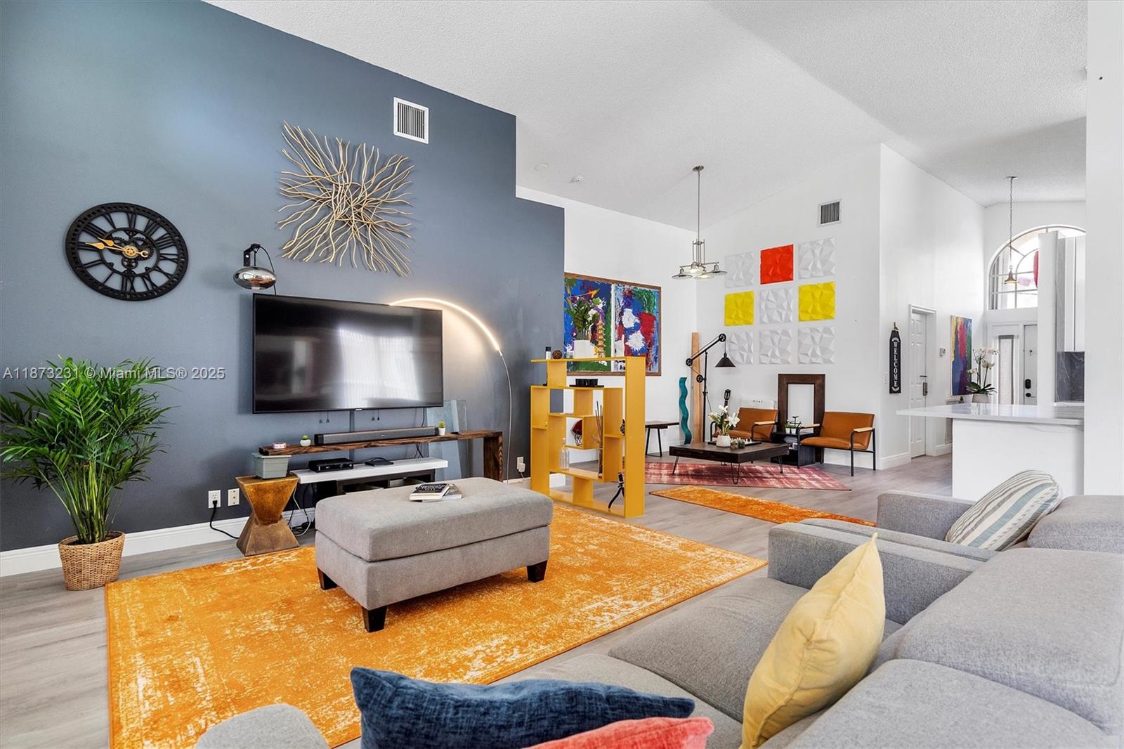 1572 NW 135th Ave Pembroke Pines, FL 33028