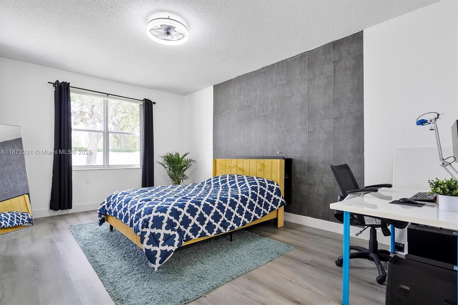 1572 NW 135th Ave Pembroke Pines, FL 33028