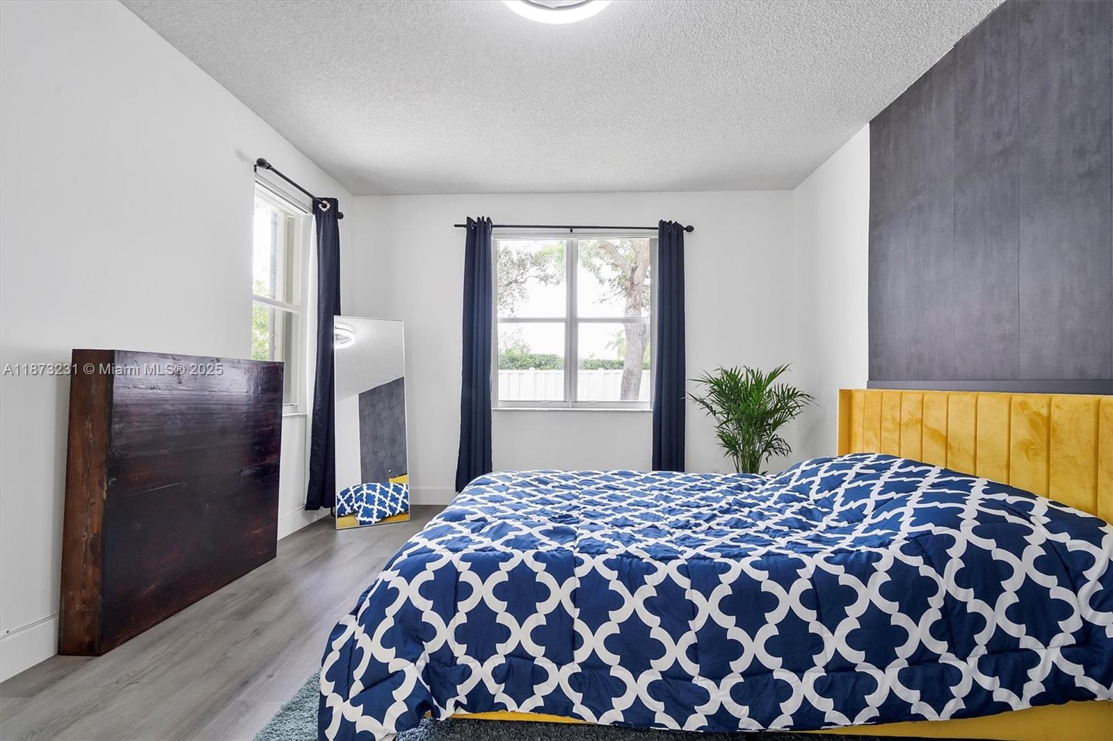 1572 NW 135th Ave Pembroke Pines, FL 33028