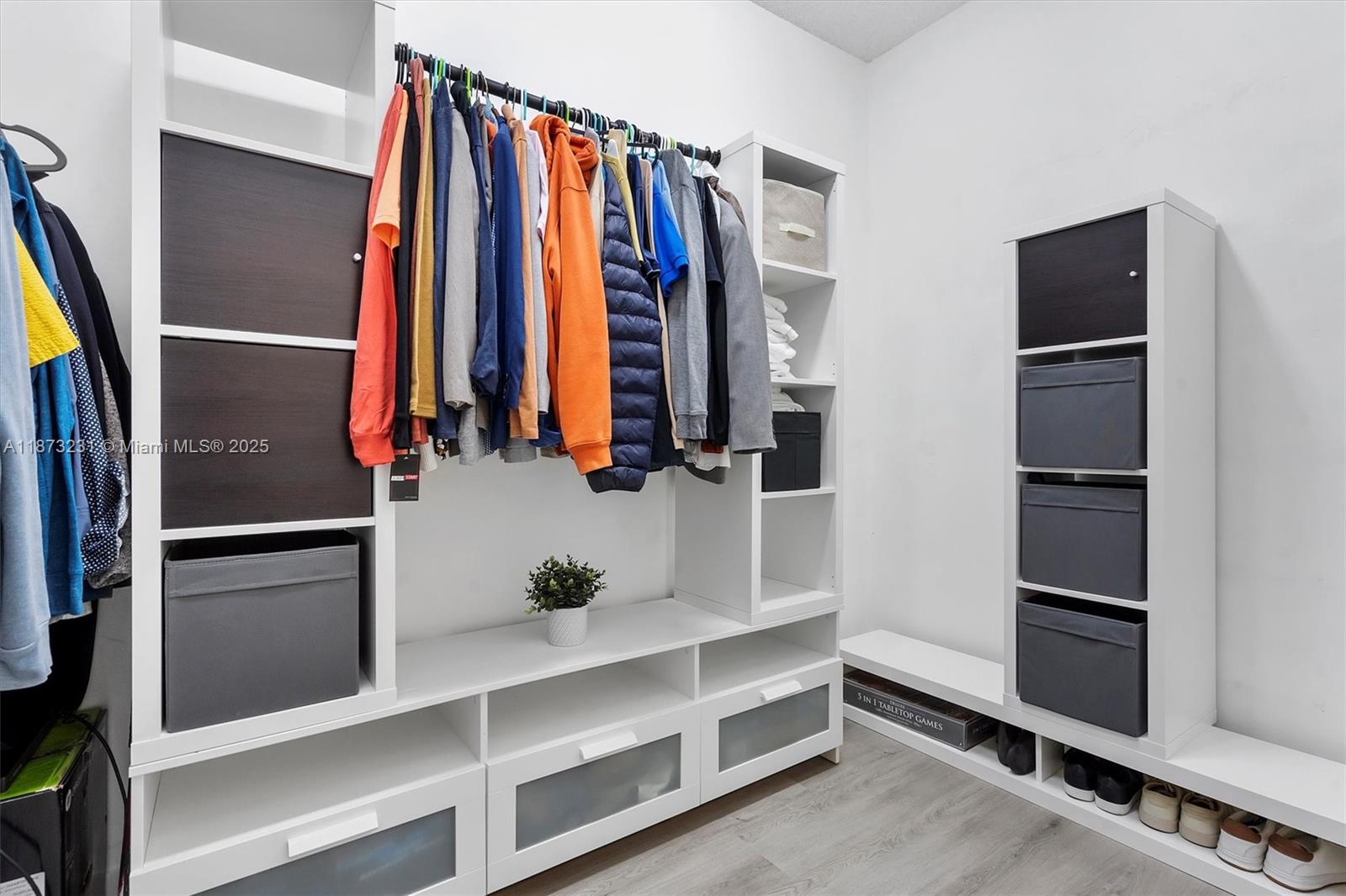 1572 NW 135th Ave Pembroke Pines, FL 33028