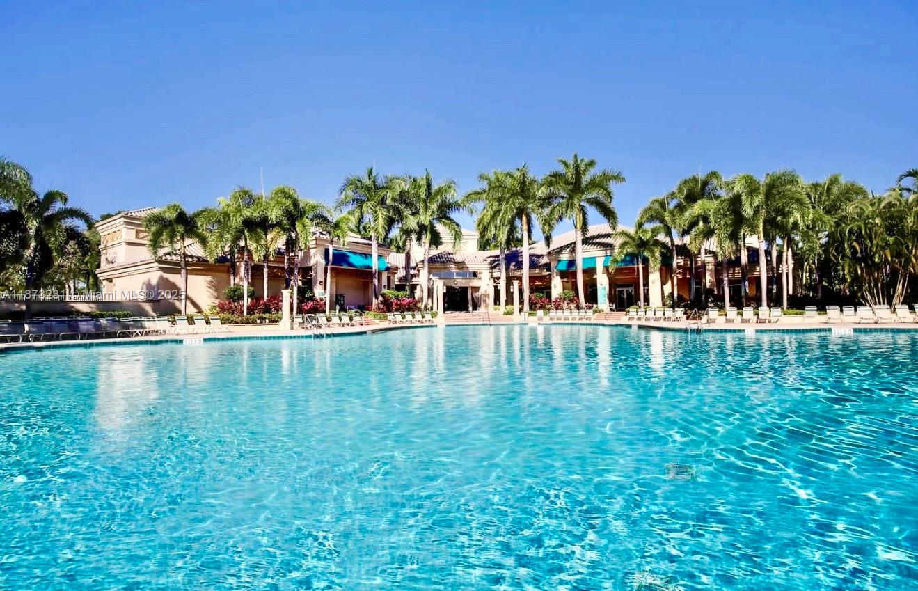 1572 NW 135th Ave Pembroke Pines, FL 33028