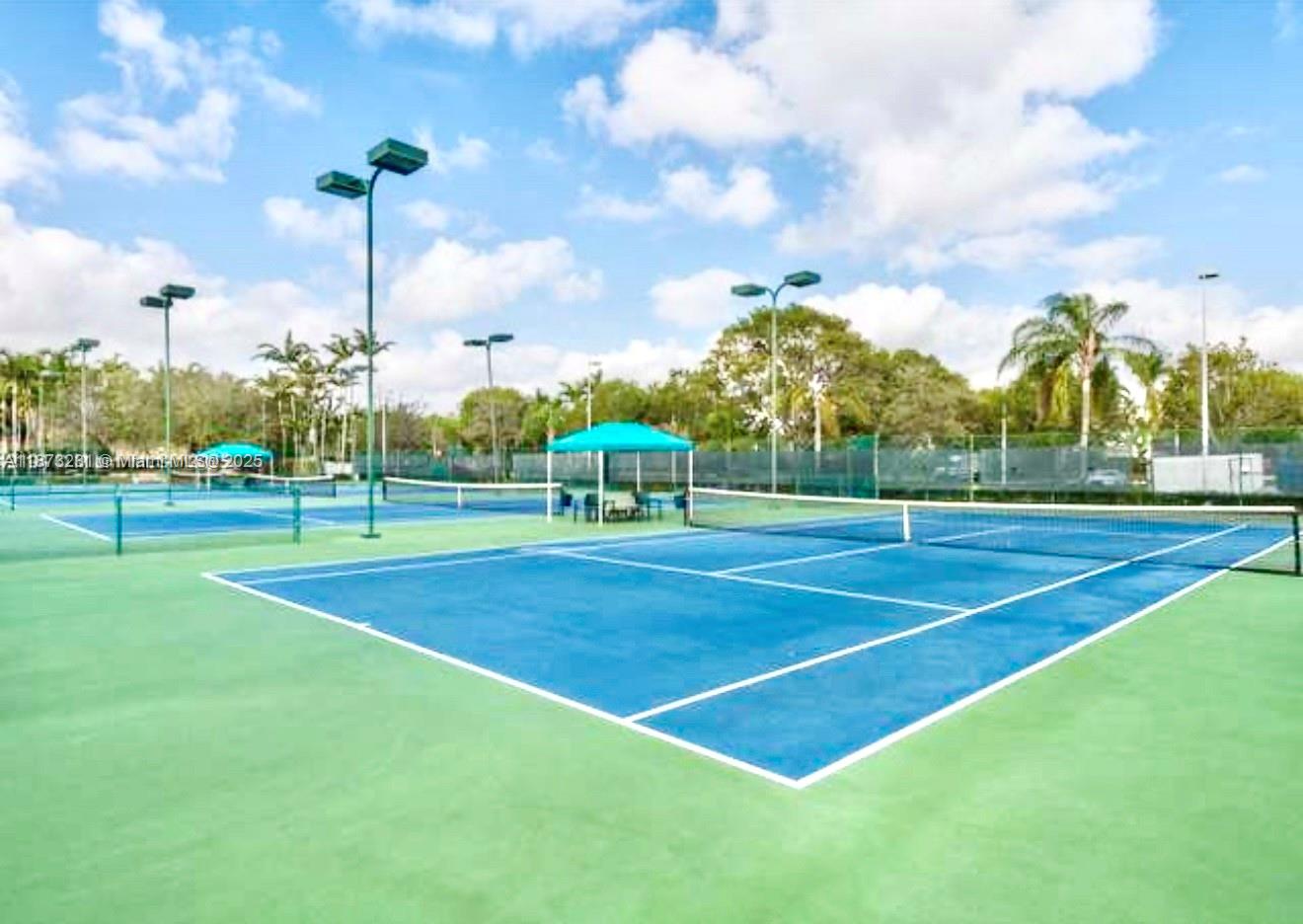 1572 NW 135th Ave Pembroke Pines, FL 33028