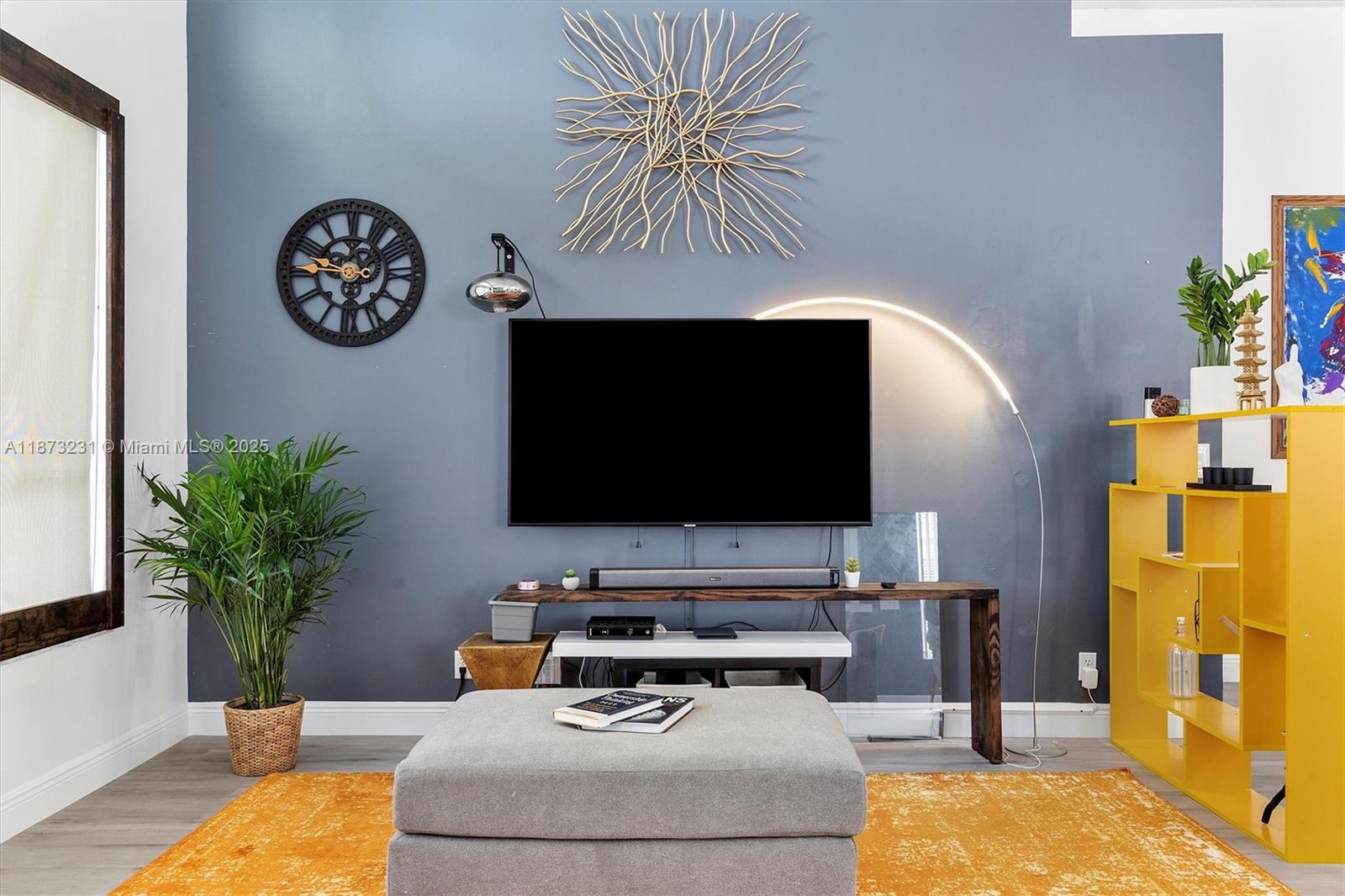 1572 NW 135th Ave Pembroke Pines, FL 33028