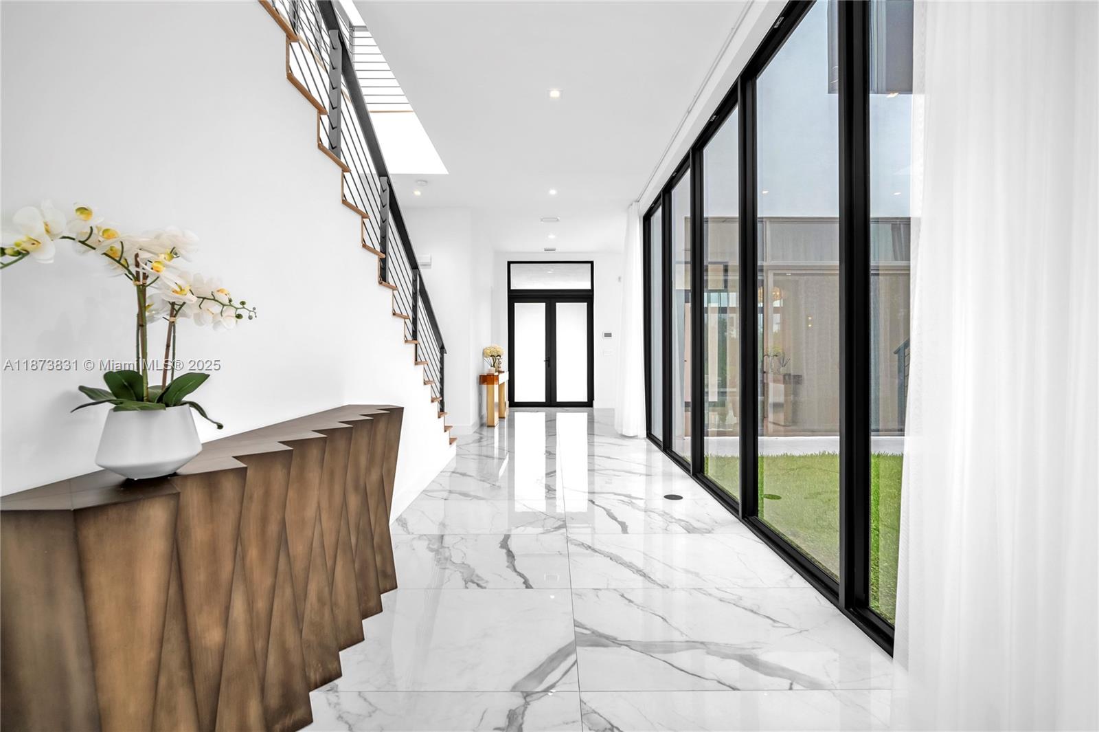 16572 S Botaniko Dr S Weston, FL 33326