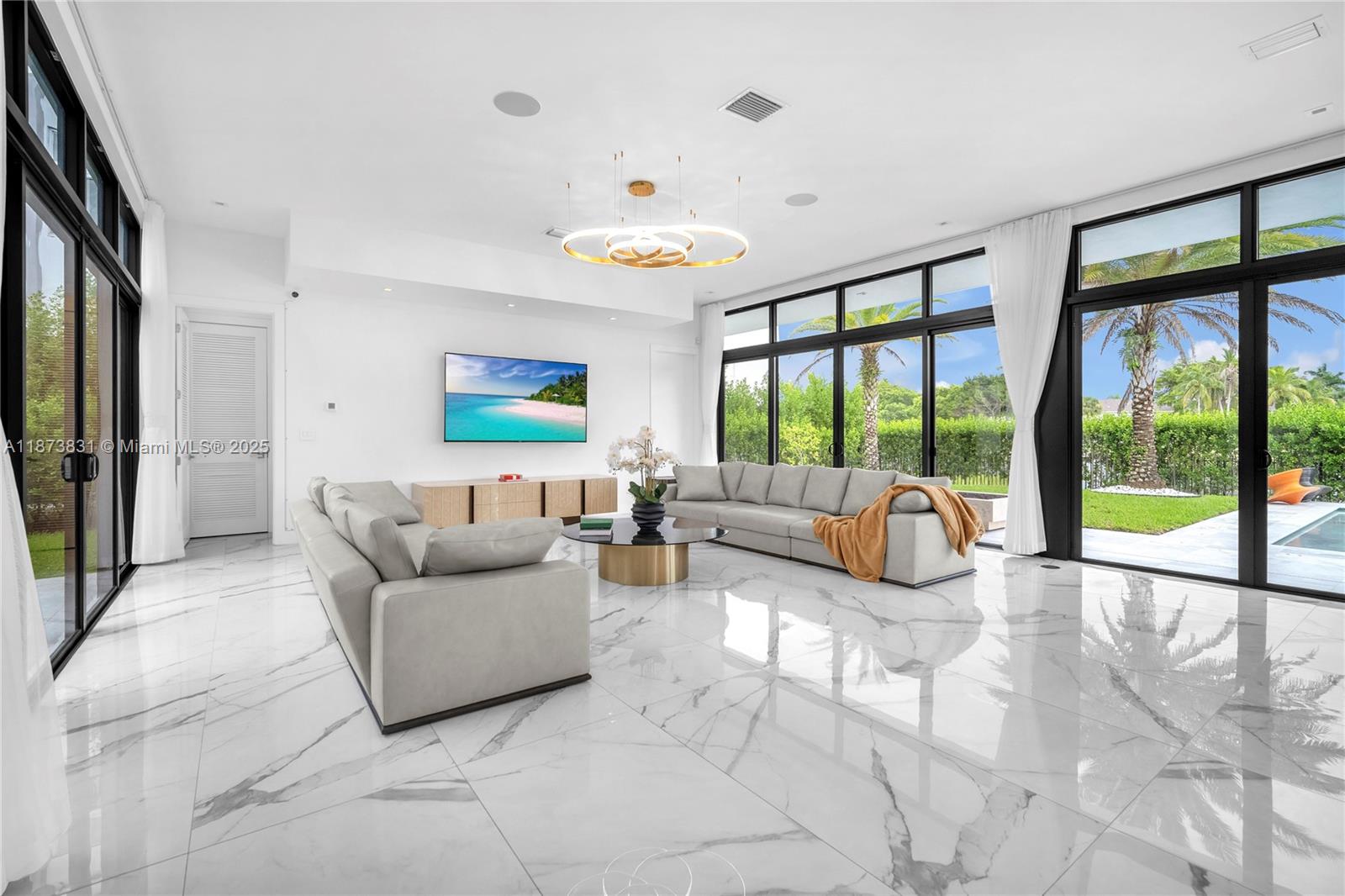 16572 S Botaniko Dr S Weston, FL 33326