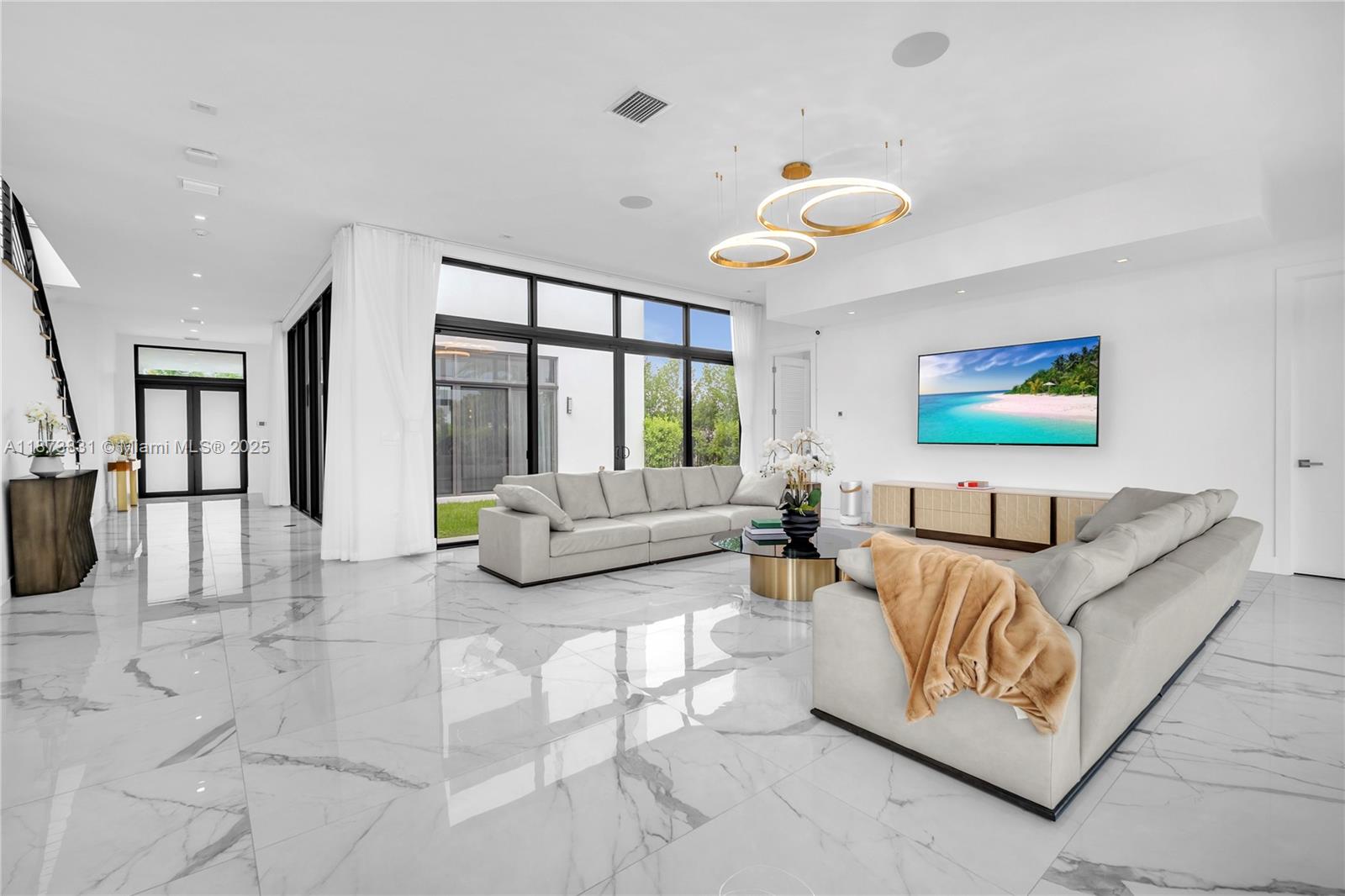 16572 S Botaniko Dr S Weston, FL 33326