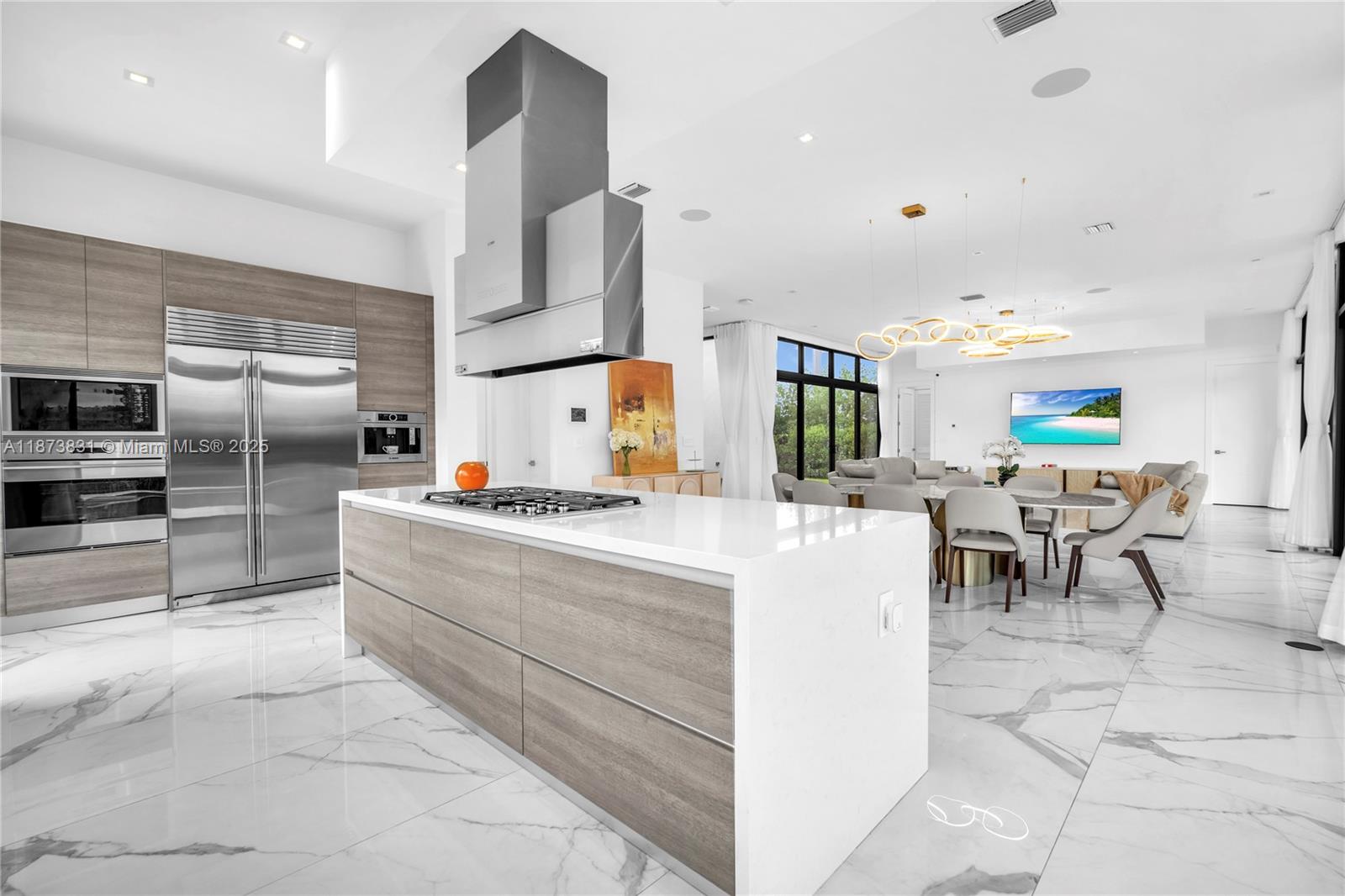 16572 S Botaniko Dr S Weston, FL 33326