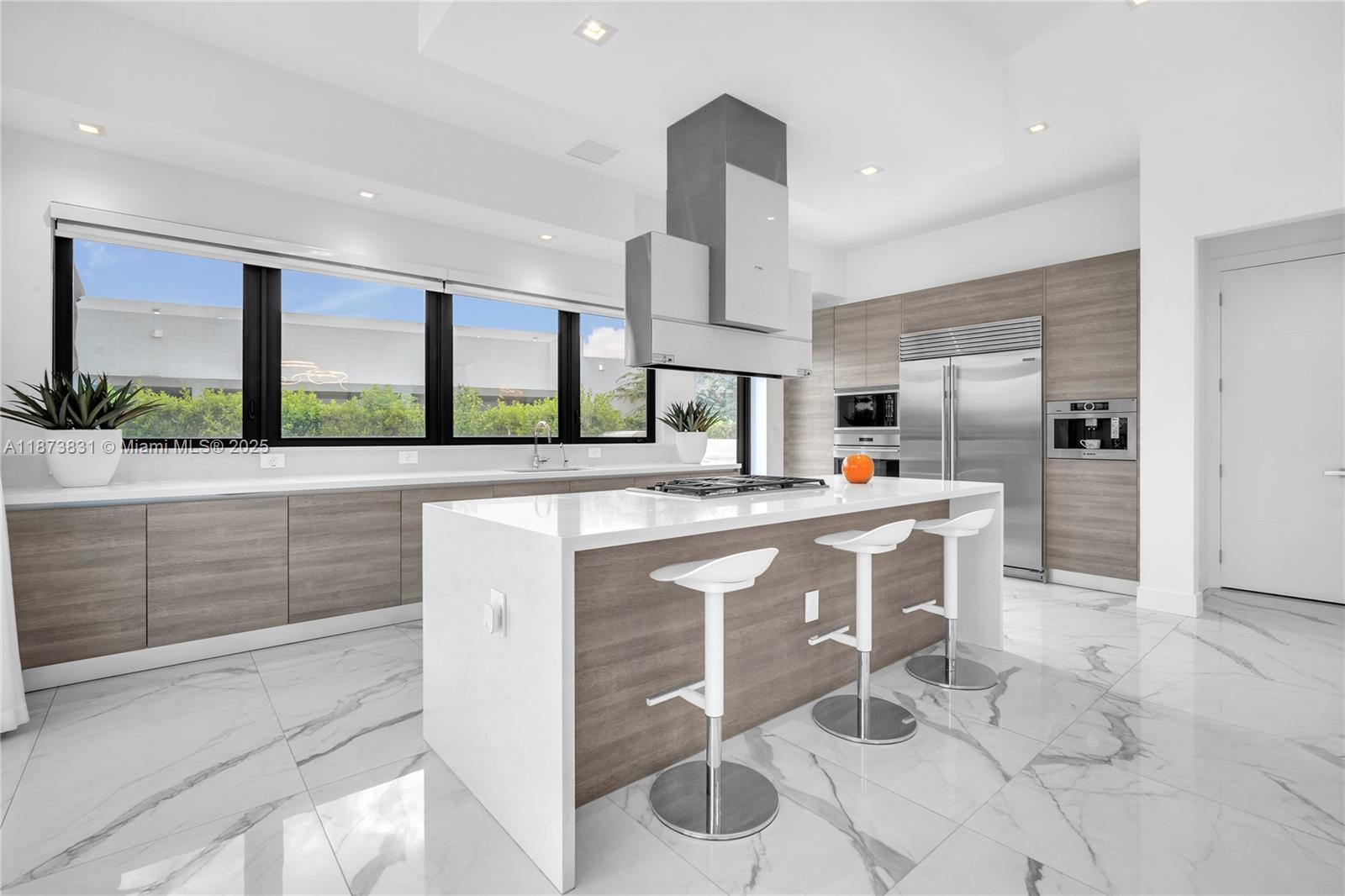 16572 S Botaniko Dr S Weston, FL 33326