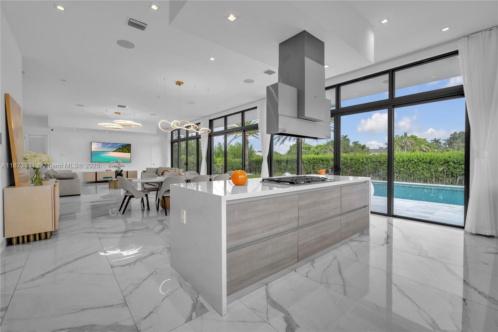 16572 S Botaniko Dr S Weston, FL 33326