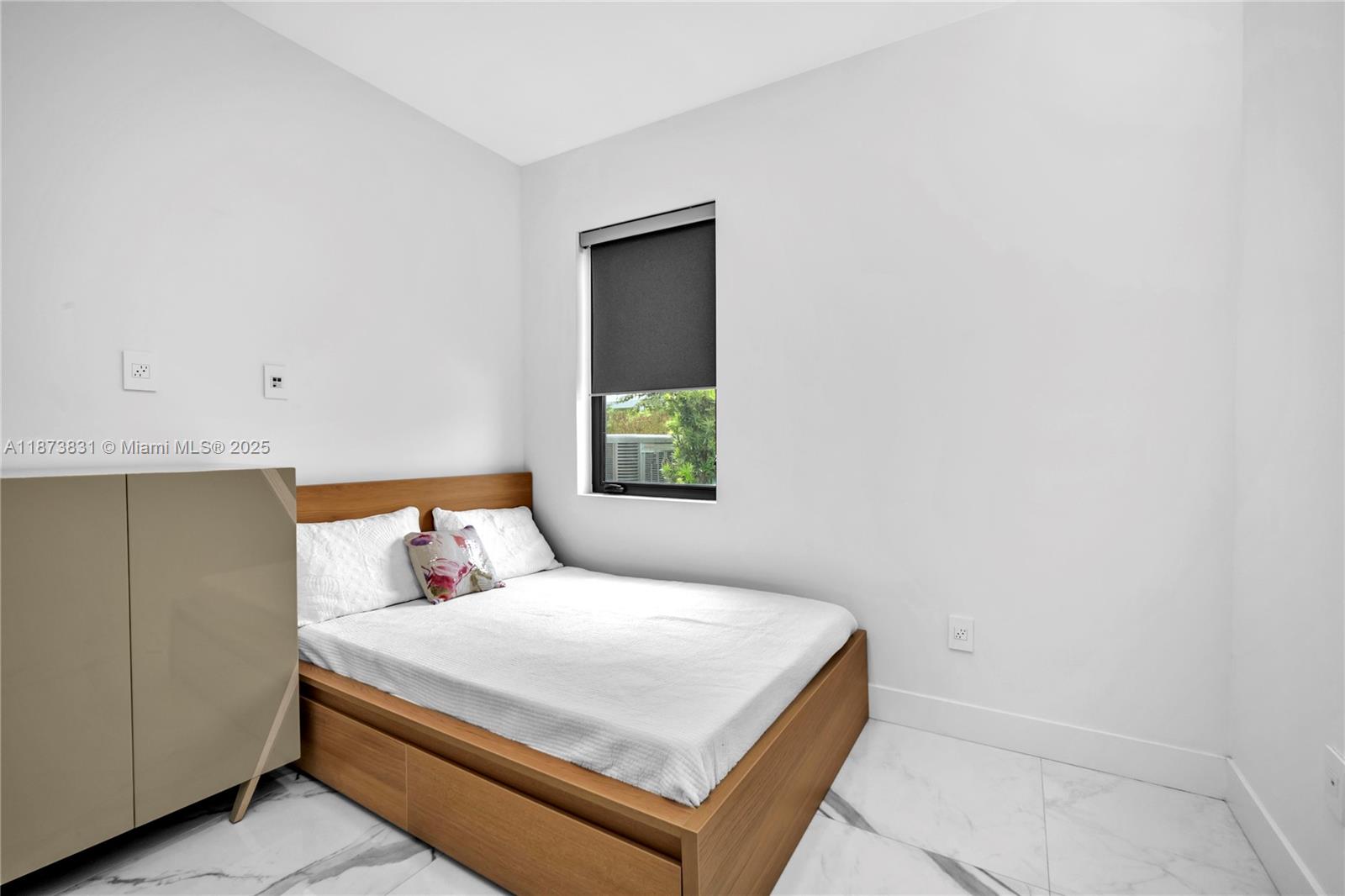 16572 S Botaniko Dr S Weston, FL 33326