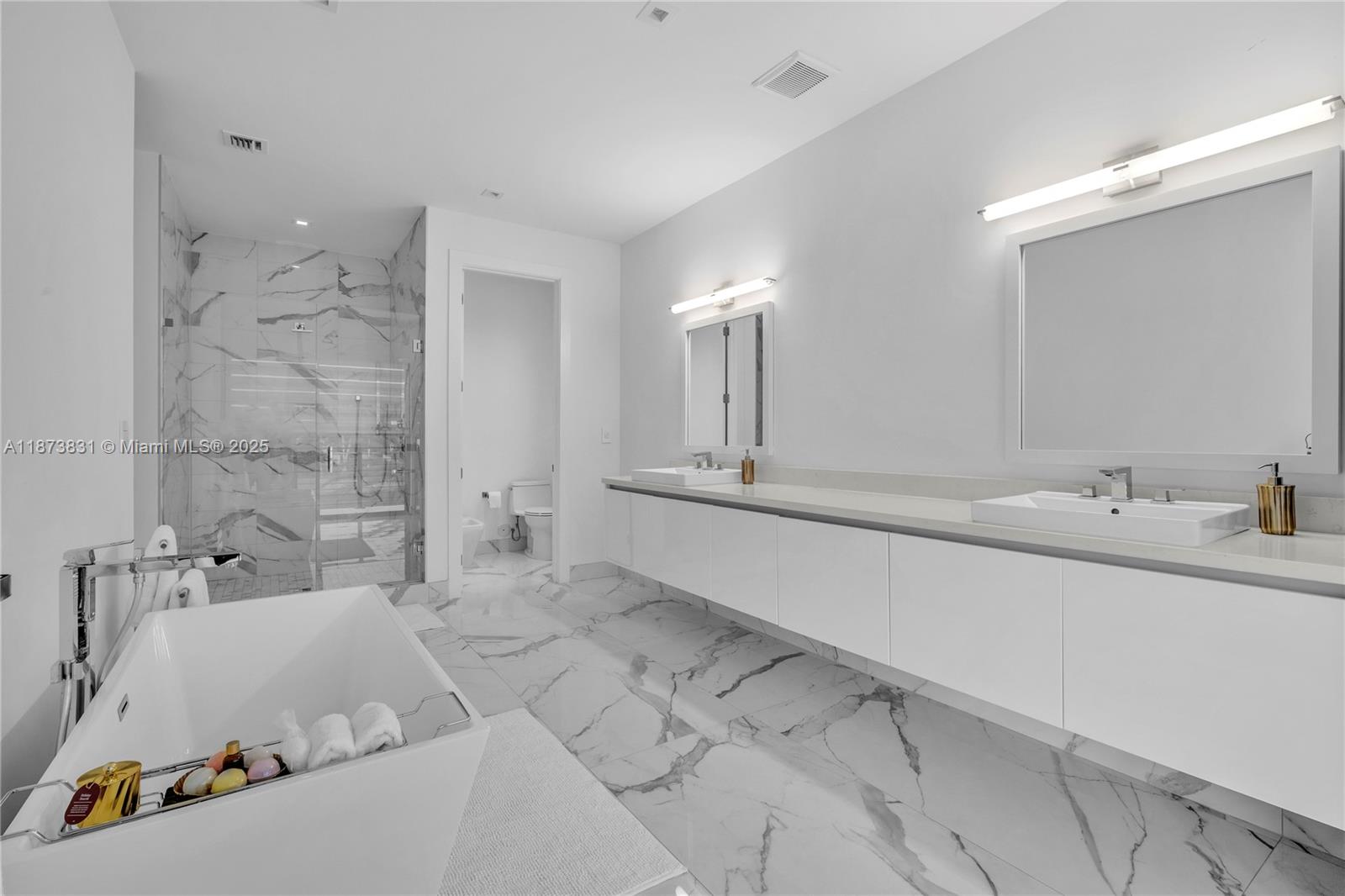 16572 S Botaniko Dr S Weston, FL 33326