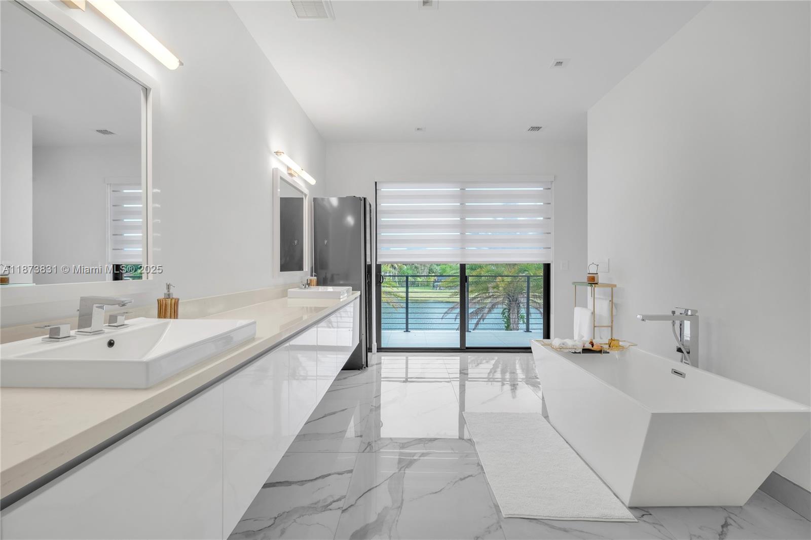 16572 S Botaniko Dr S Weston, FL 33326