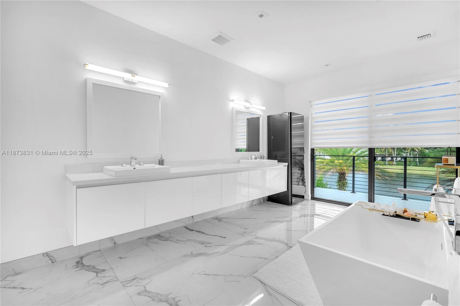 16572 S Botaniko Dr S Weston, FL 33326