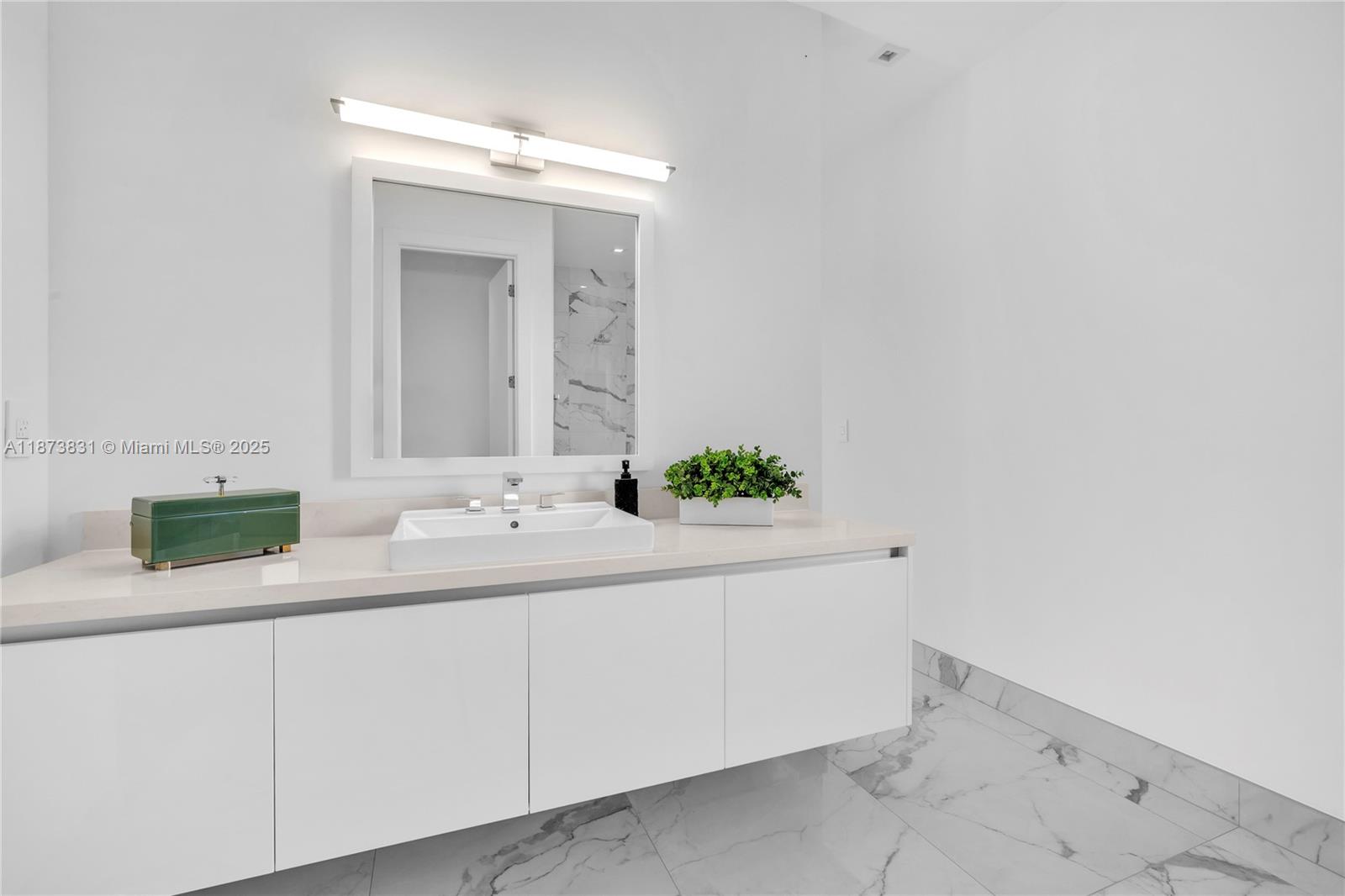 16572 S Botaniko Dr S Weston, FL 33326