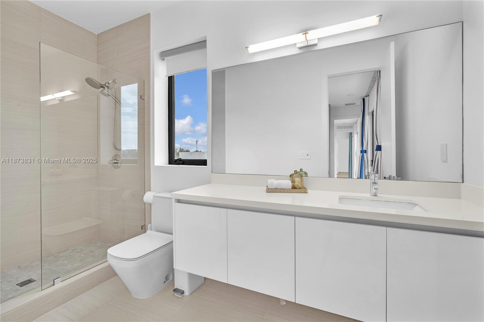 16572 S Botaniko Dr S Weston, FL 33326