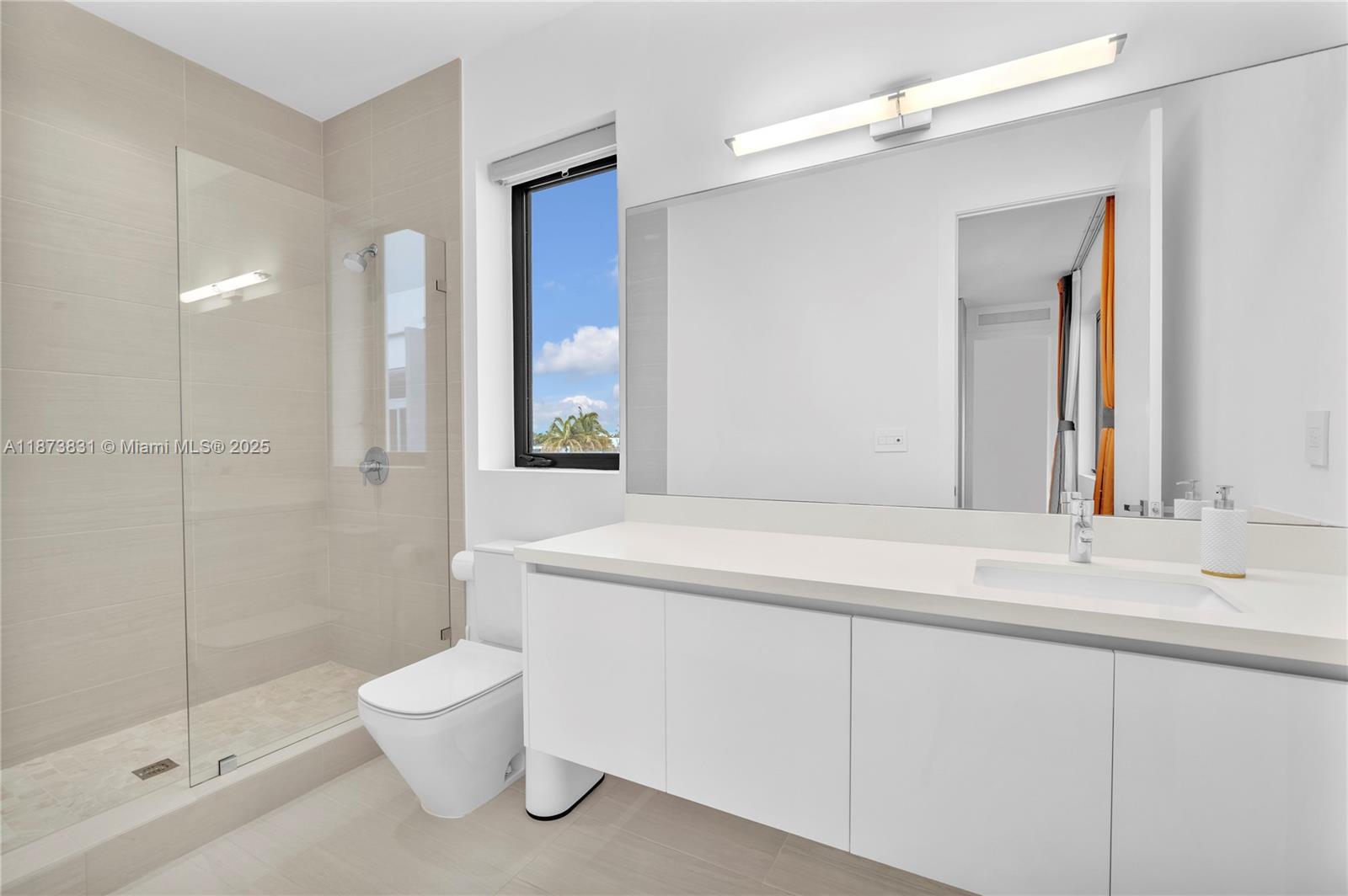 16572 S Botaniko Dr S Weston, FL 33326